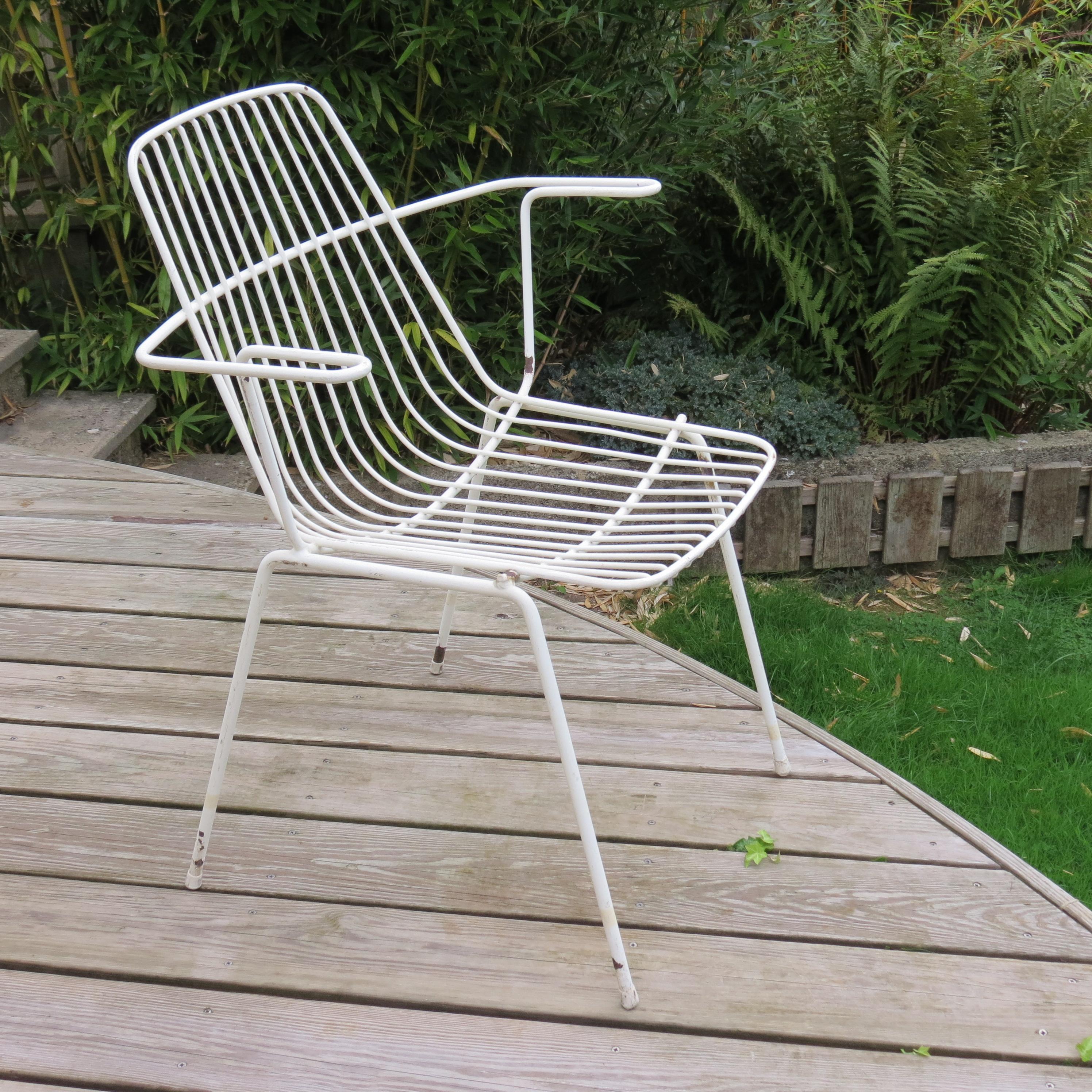 Mid-Century Modern Chaise de jardin Midcentury en métal blanc des années 1960