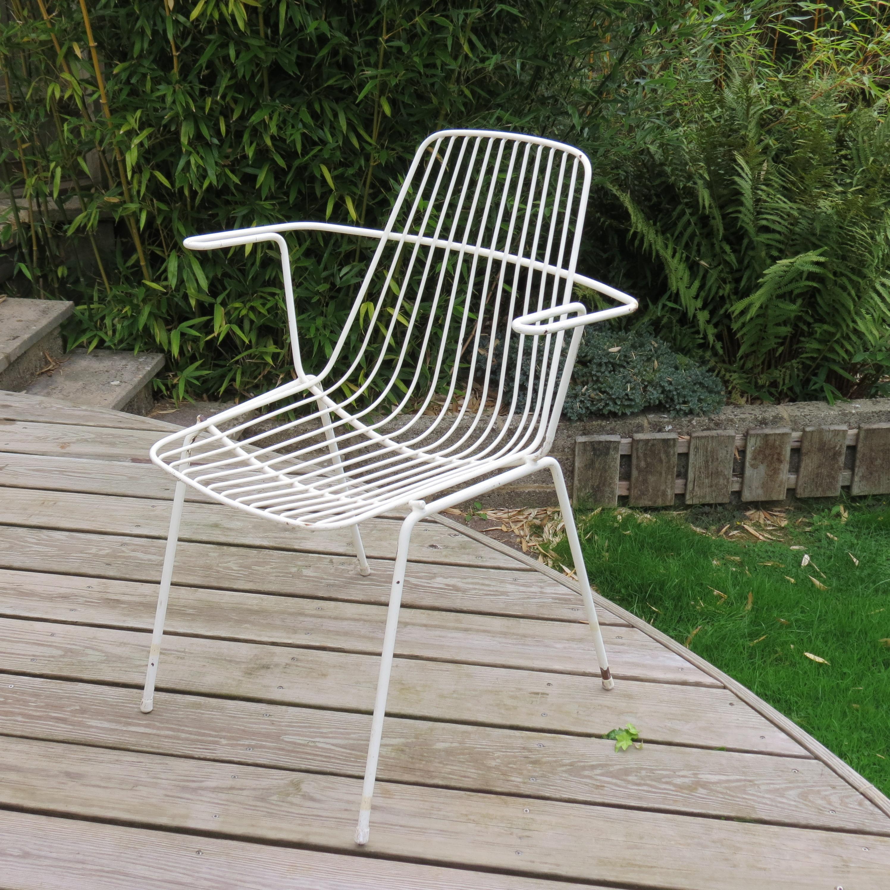 20ième siècle Chaise de jardin Midcentury en métal blanc des années 1960