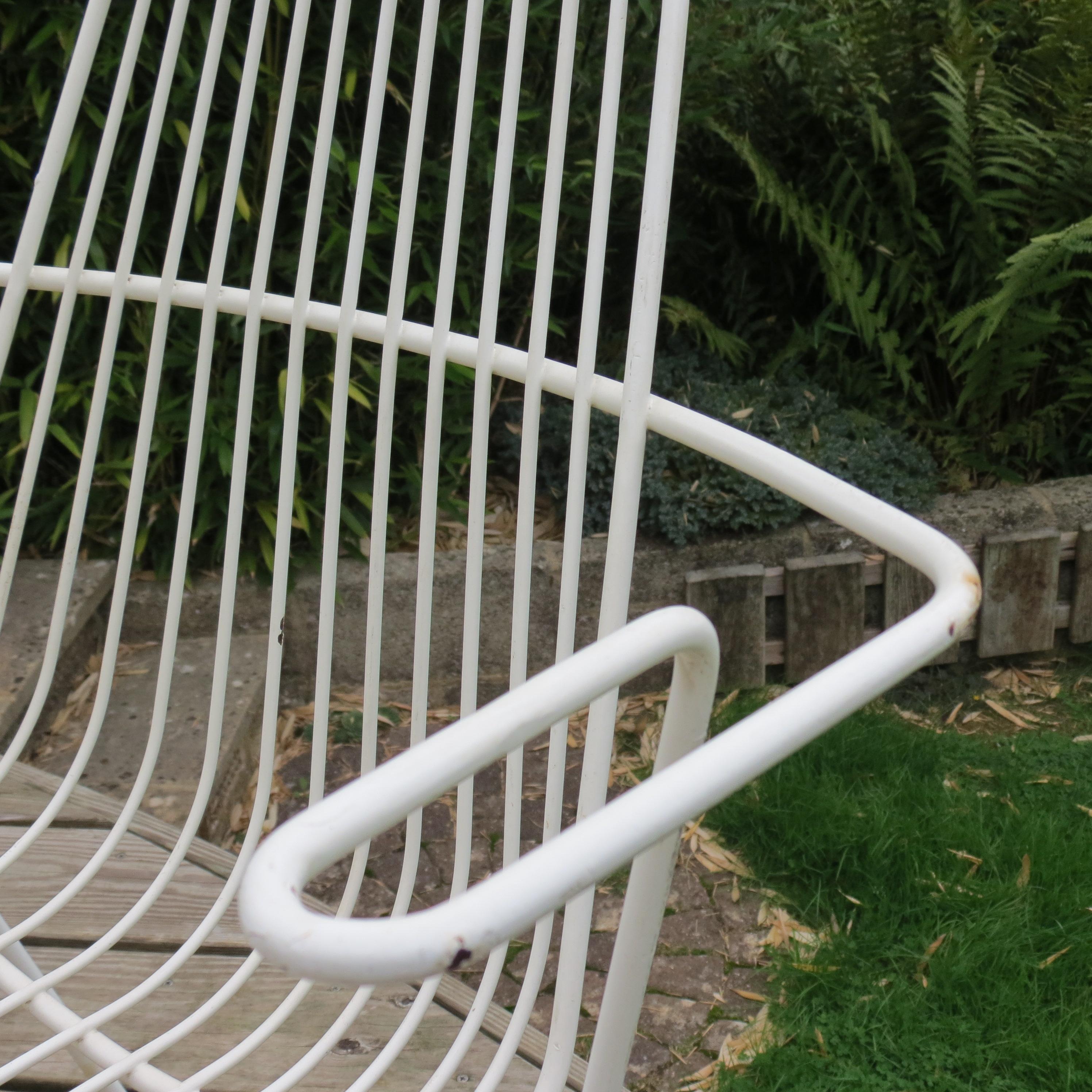 Acier Chaise de jardin Midcentury en métal blanc des années 1960