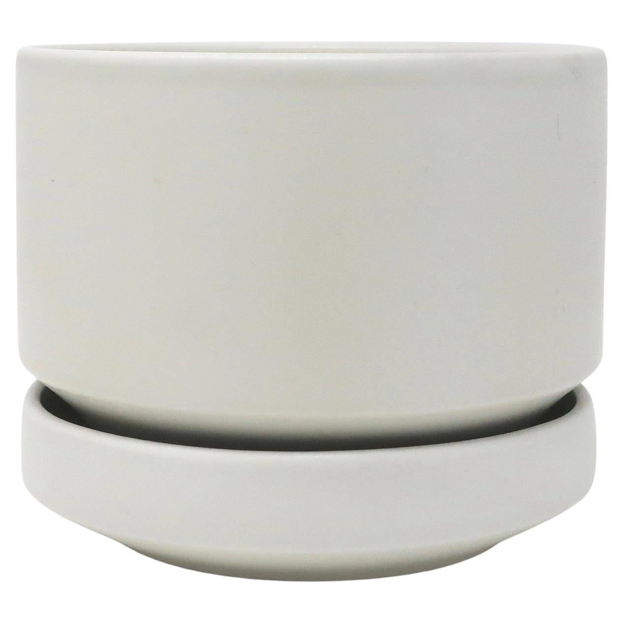 1960s White Modernist Planter by Richard Lindh for Arabia Finland For Sale