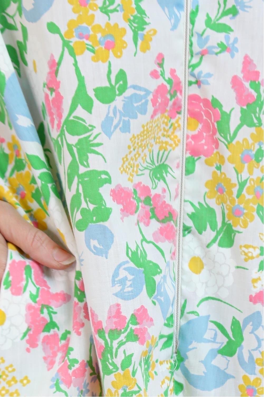 1960S White, Pink & Geen Floral Pattern Cotton Dress For Sale 2