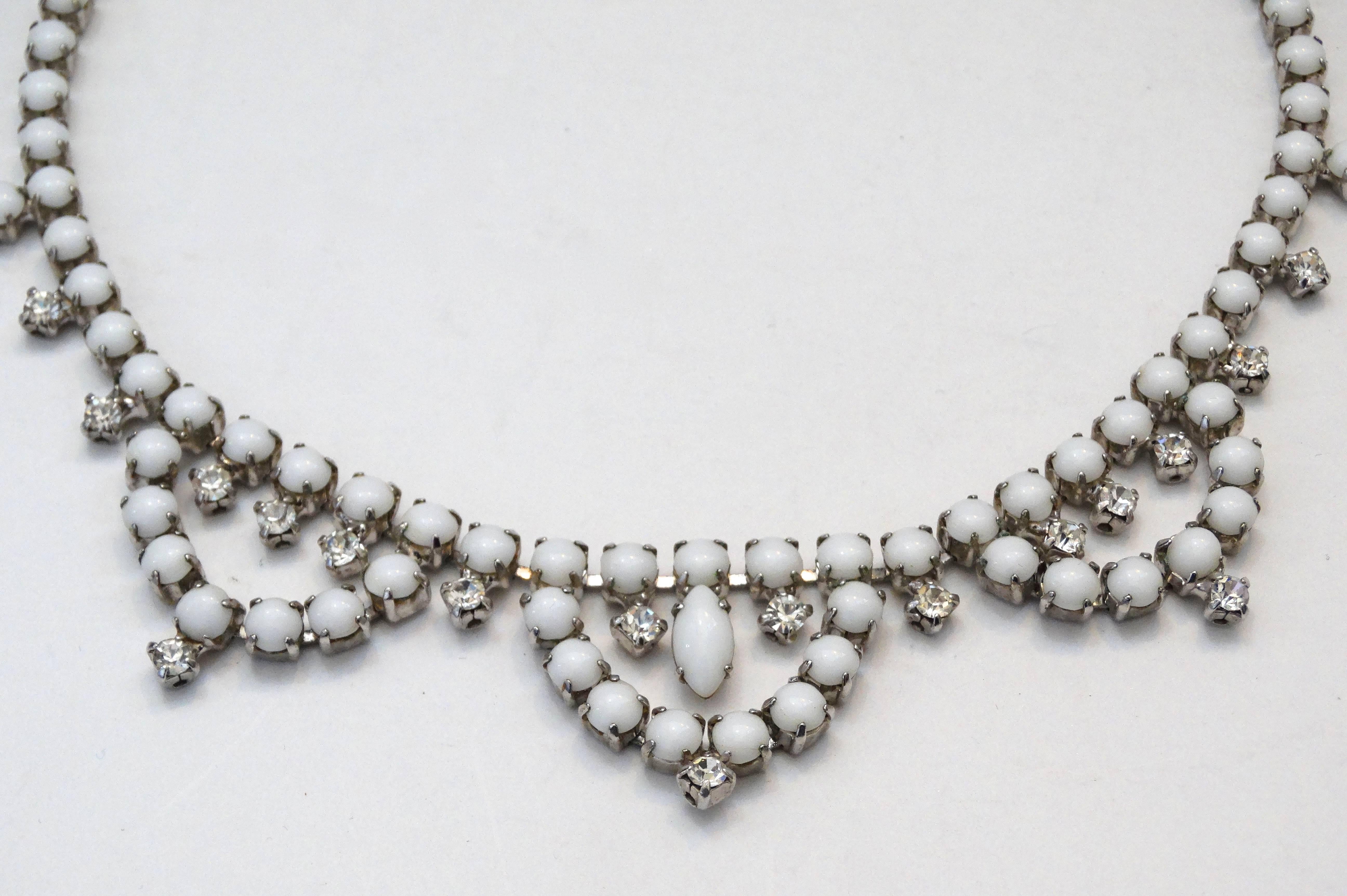 1960er Jahre Weißes Strass-Halsband  im Zustand „Hervorragend“ im Angebot in Scottsdale, AZ