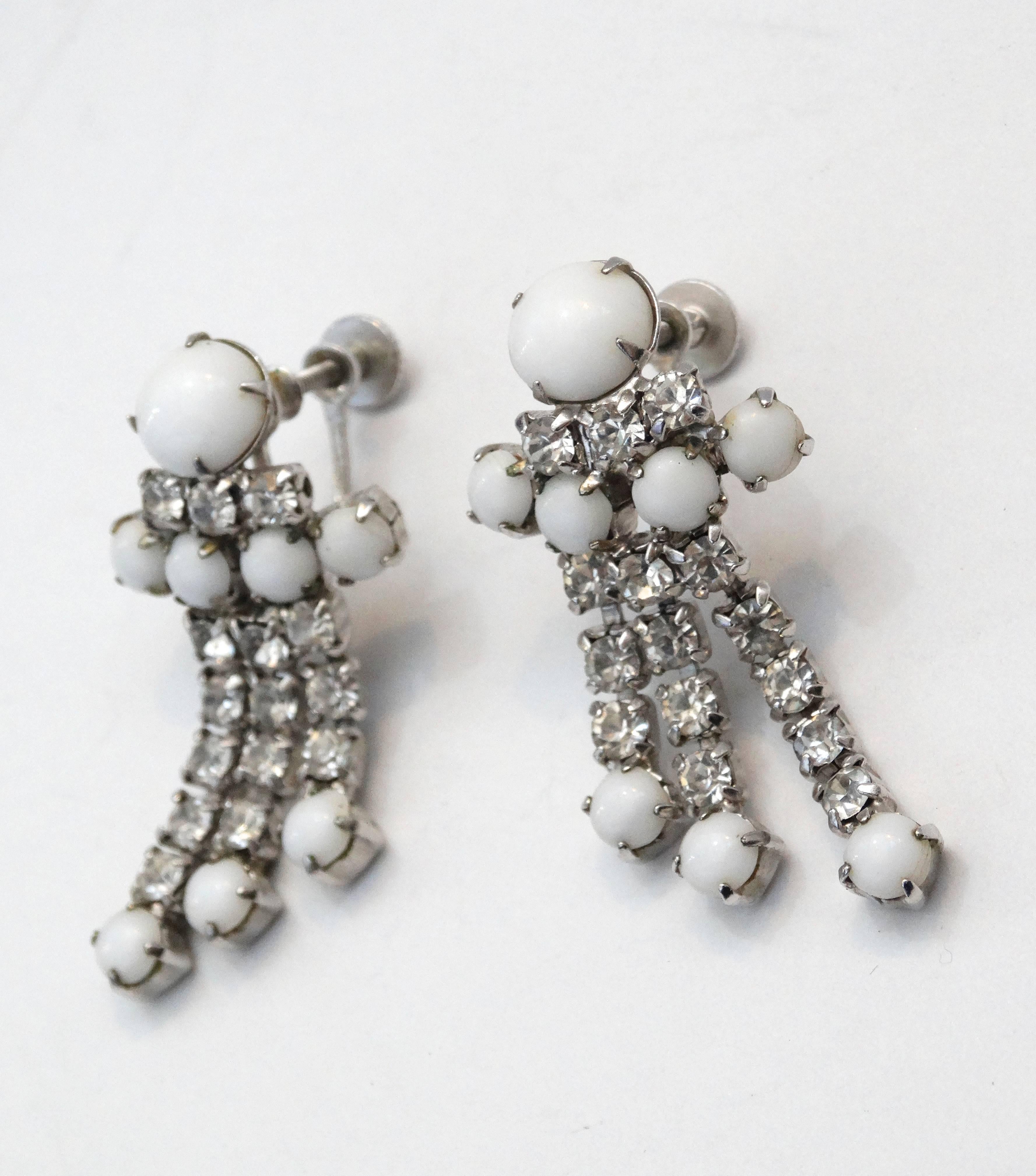 Women's 1960s White Rhinestone Dangle Screw Back Earrings For Sale