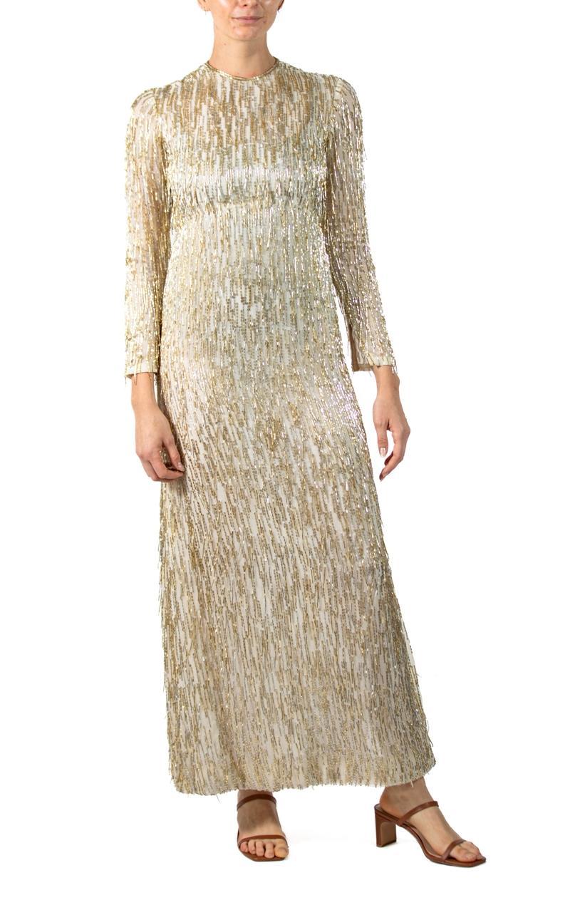 1960S Weiß Seide Chiffon Reich Taille Kleid In Gold & Silber Perlen Frin bedeckt im Angebot 2