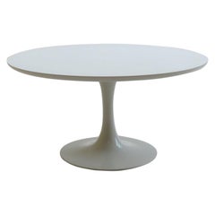 Table basse Tulipe blanche des années 1960 par Maurice Burke pour Arkana B