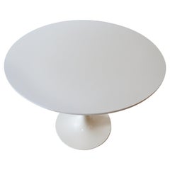 table de salle à manger en tulipe blanche des années 1960:: Maurice Burke pour Arkana UK