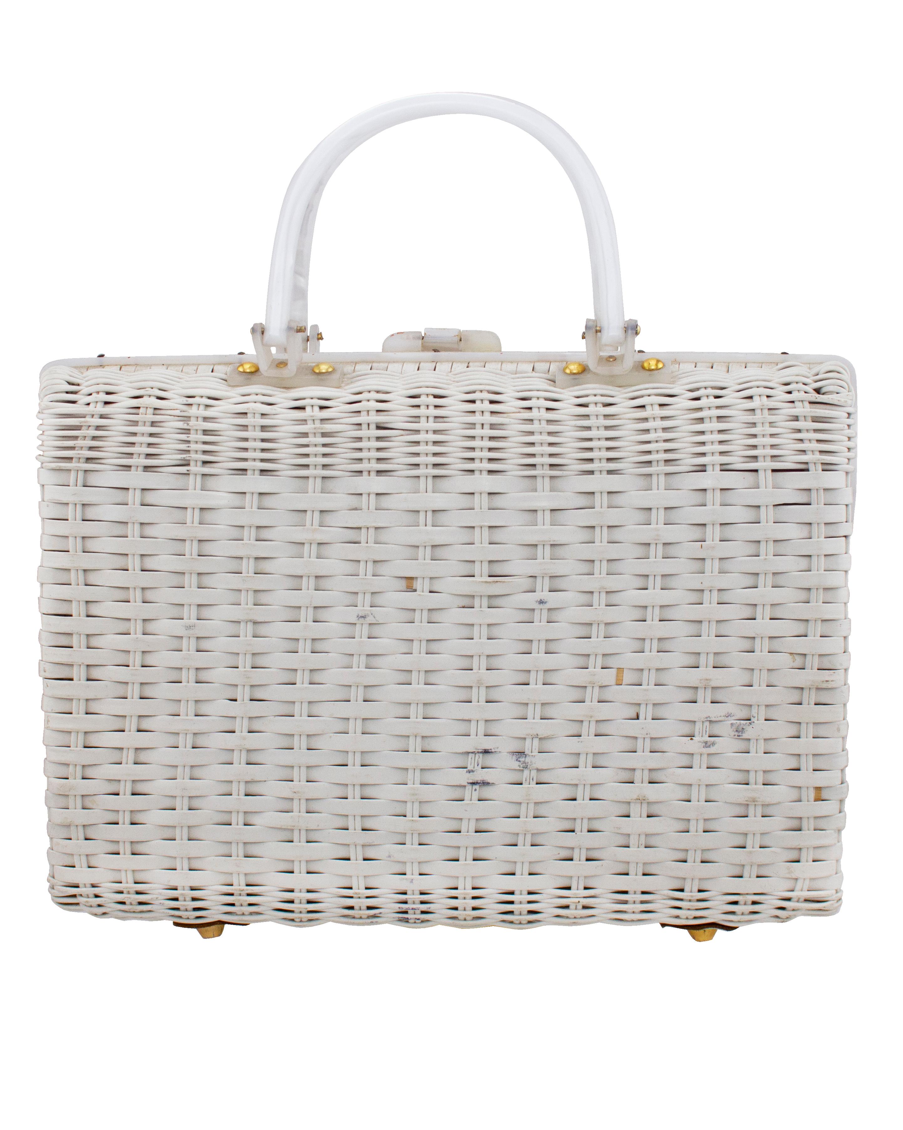 1960s White Wicker and Seashell Bag  In Fair Condition For Sale In Toronto, Ontario