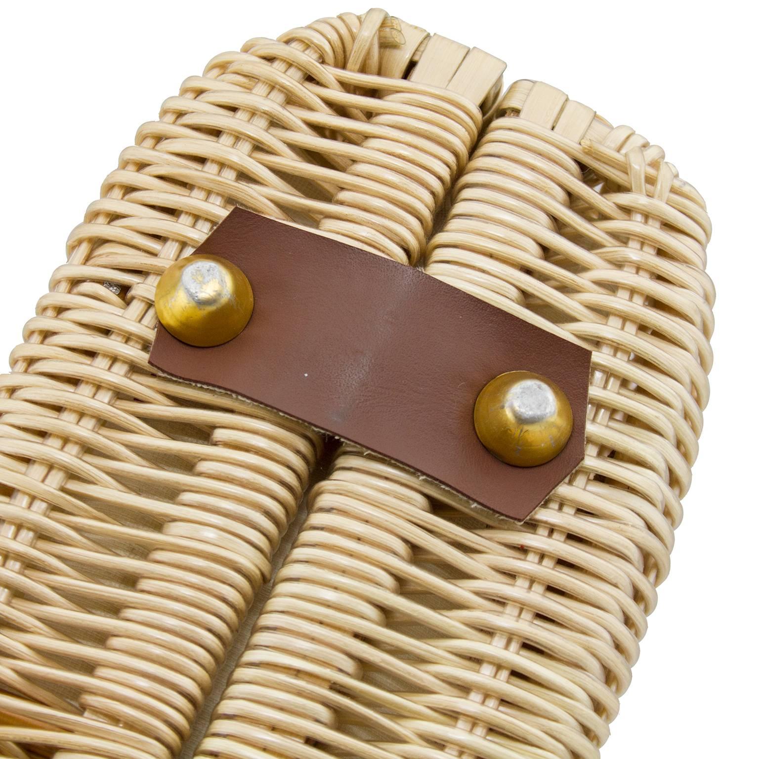 1960s Wicker and Lucite Basket Bag In Excellent Condition In Toronto, Ontario