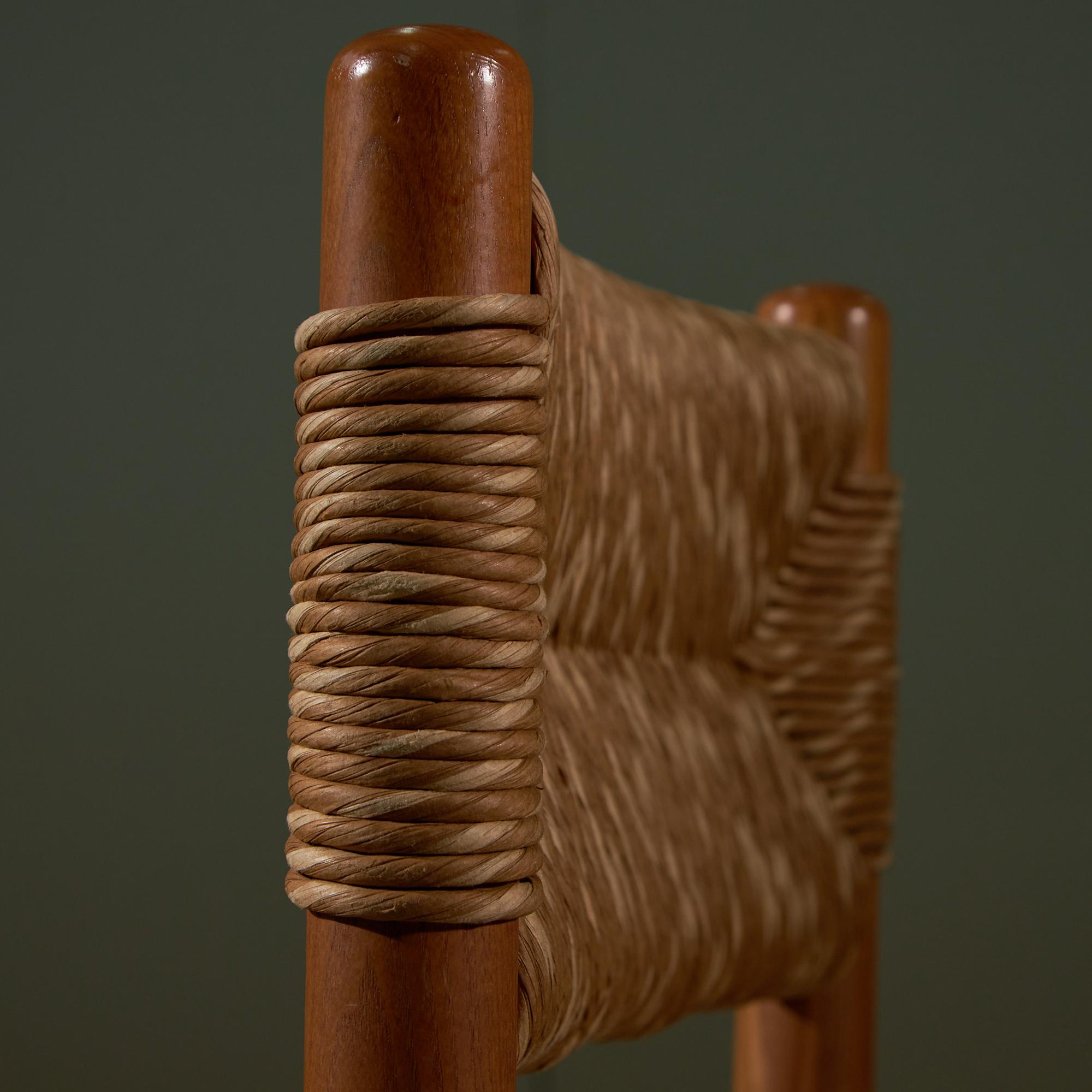 Set di sedie in legno e vimini anni '60 in vendita 9