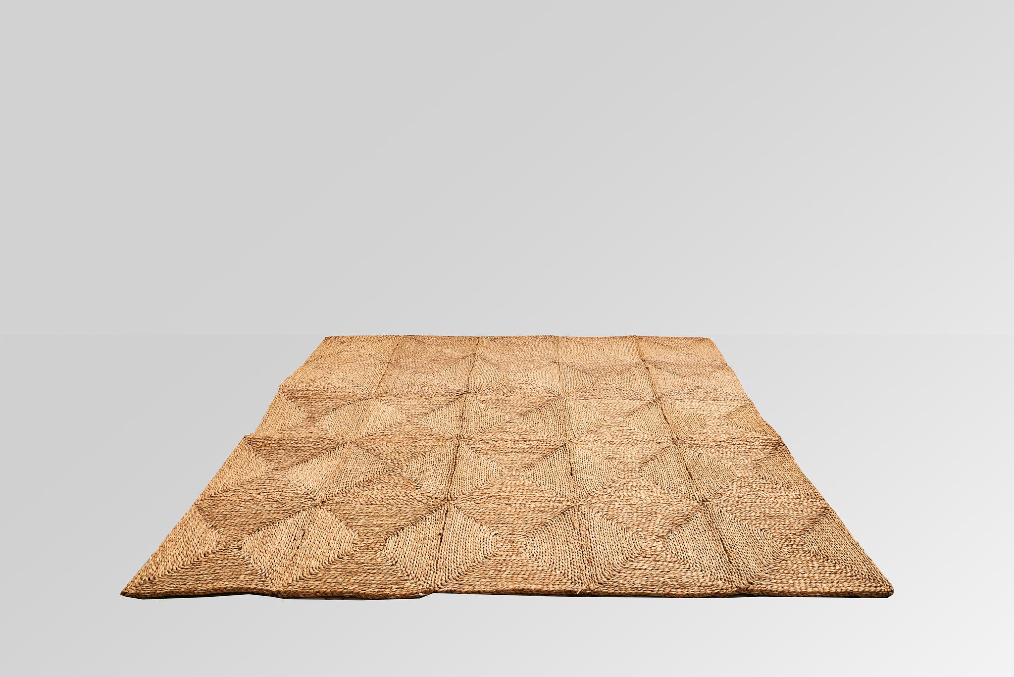 Original 1960s wicker mat, handcrafted in Italy by Gervasoni Udine. This piece showcases the elegance and simplicity of mid-century Italian design, made with natural materials and great attention to detail. Perfect as a decorative accent or