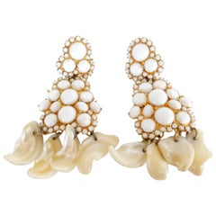 Pendientes de concha William De Lillo, años 60
