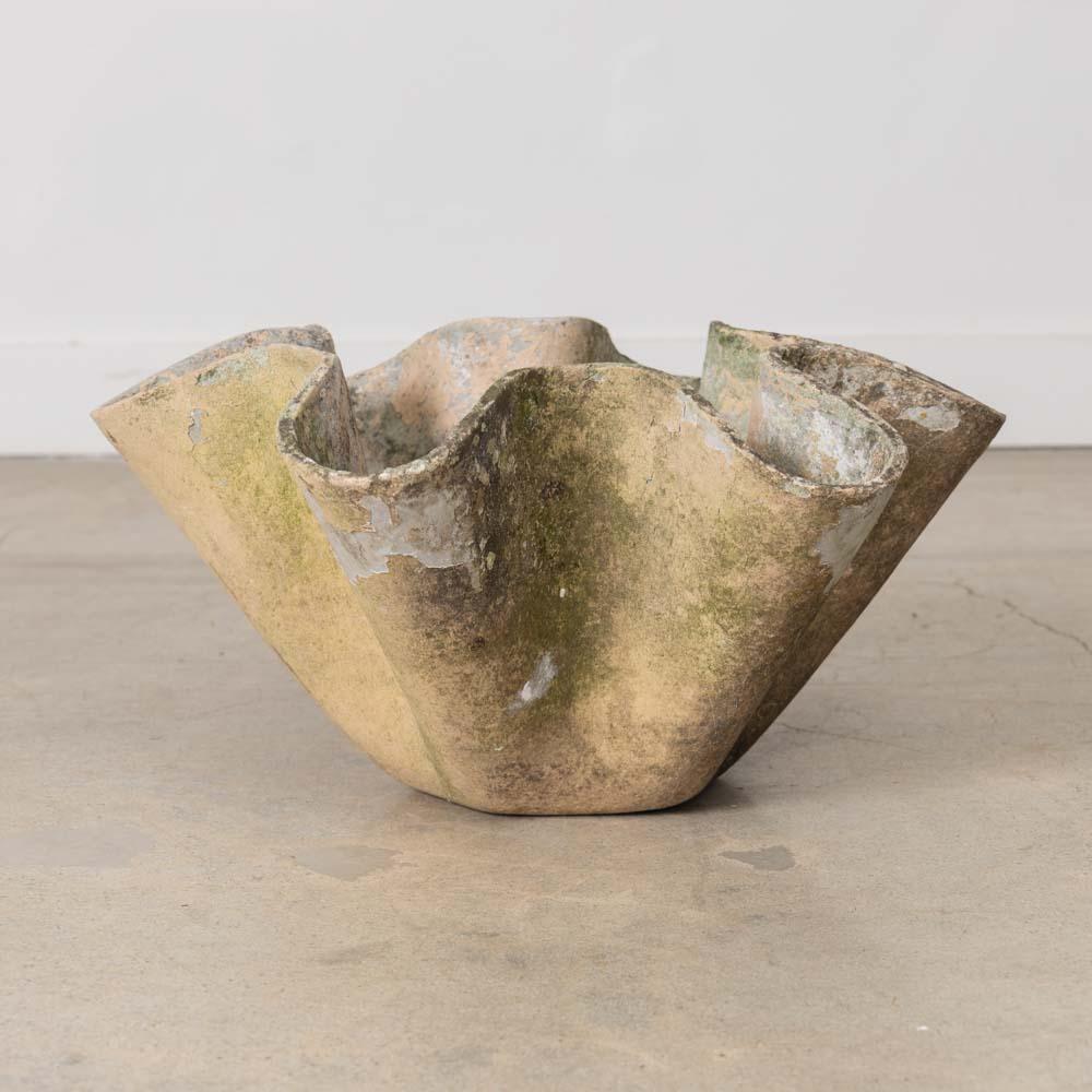 1960's Willy Guhl Clam Shell Planter In Good Condition For Sale In Los Angeles, CA