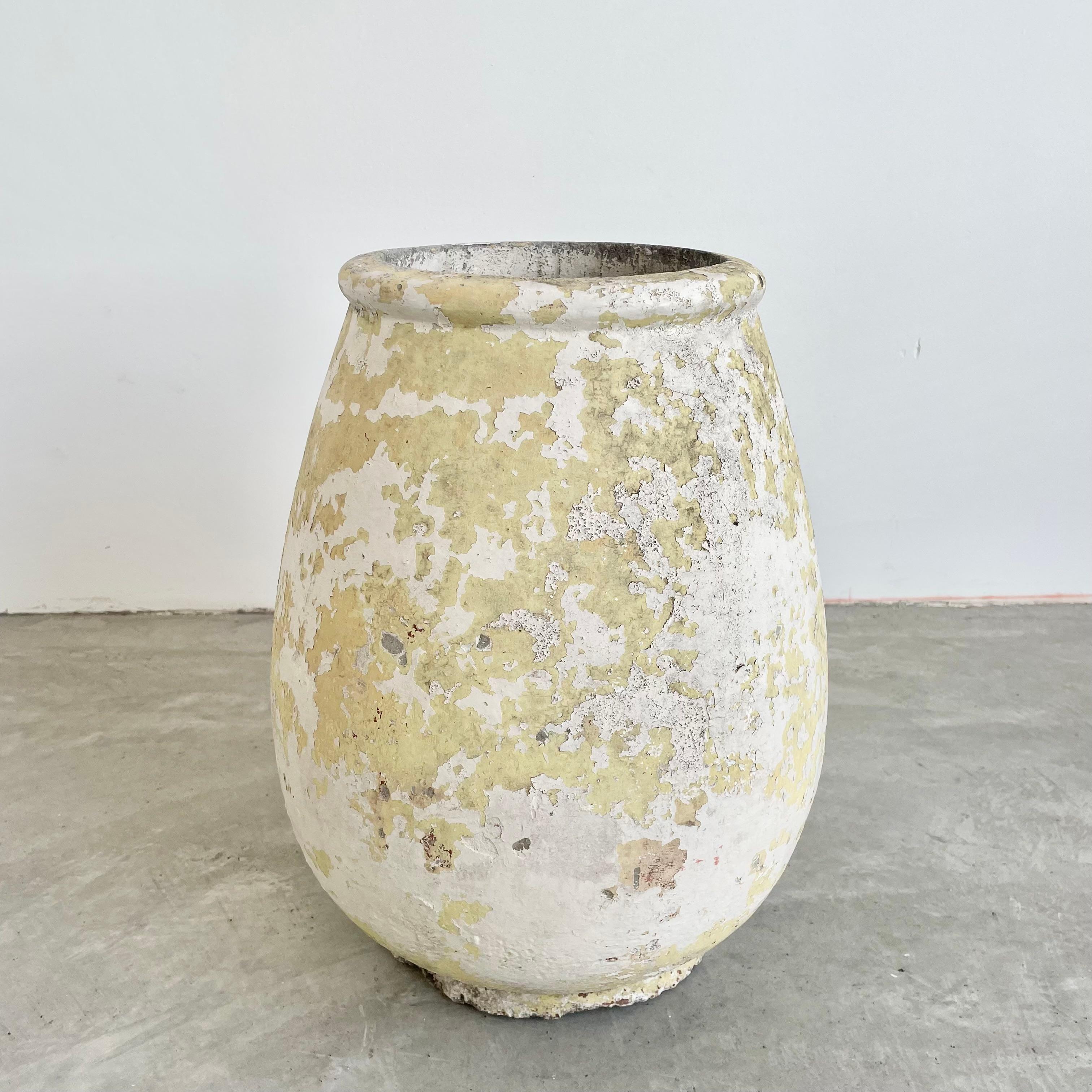 1960s Willy Guhl Concrete Urn Planter In Good Condition For Sale In Los Angeles, CA