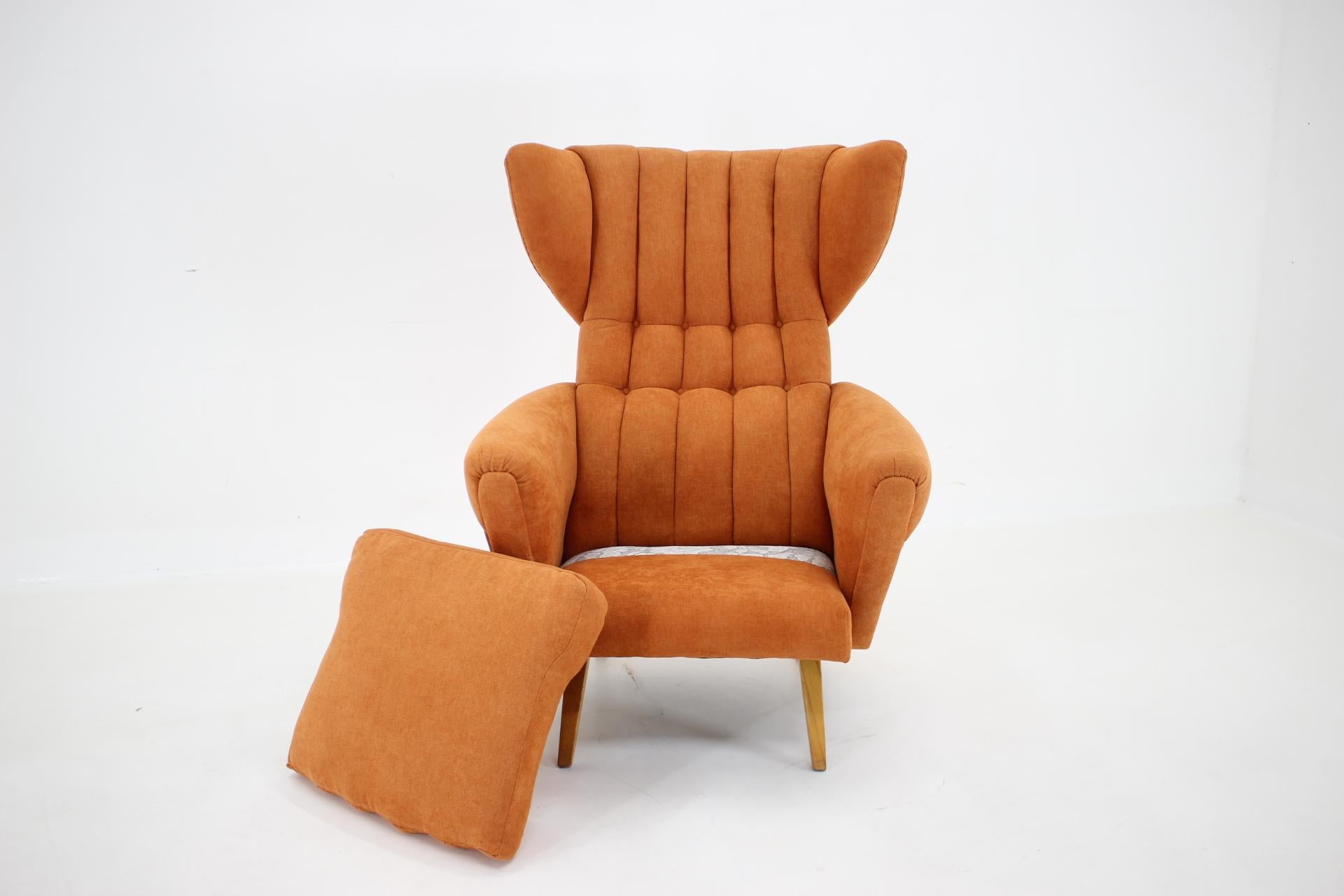 1960s Wing Chair, Czechoslovakia  For Sale 4