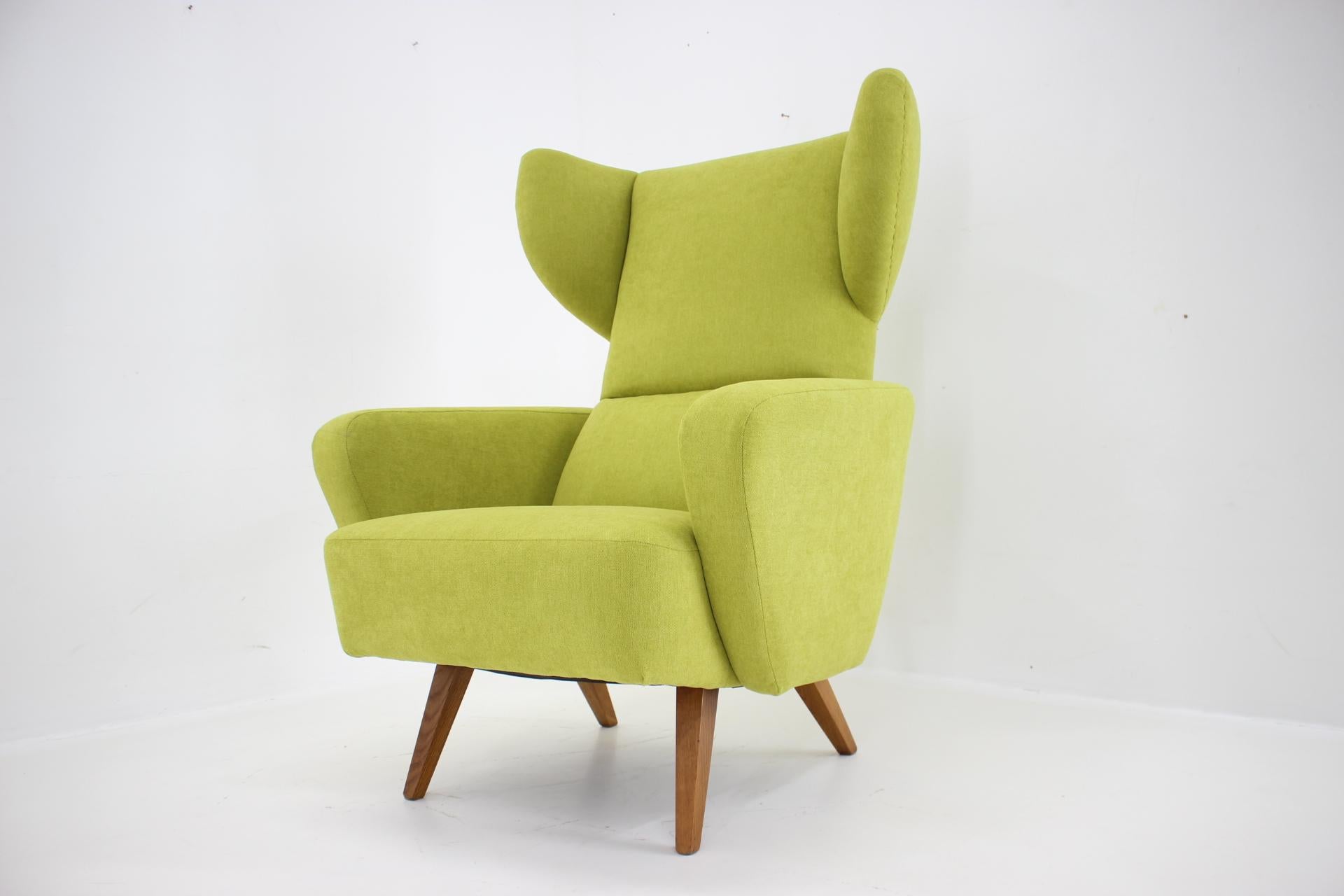1960s Wing Chair, Czechoslovakia  For Sale 5