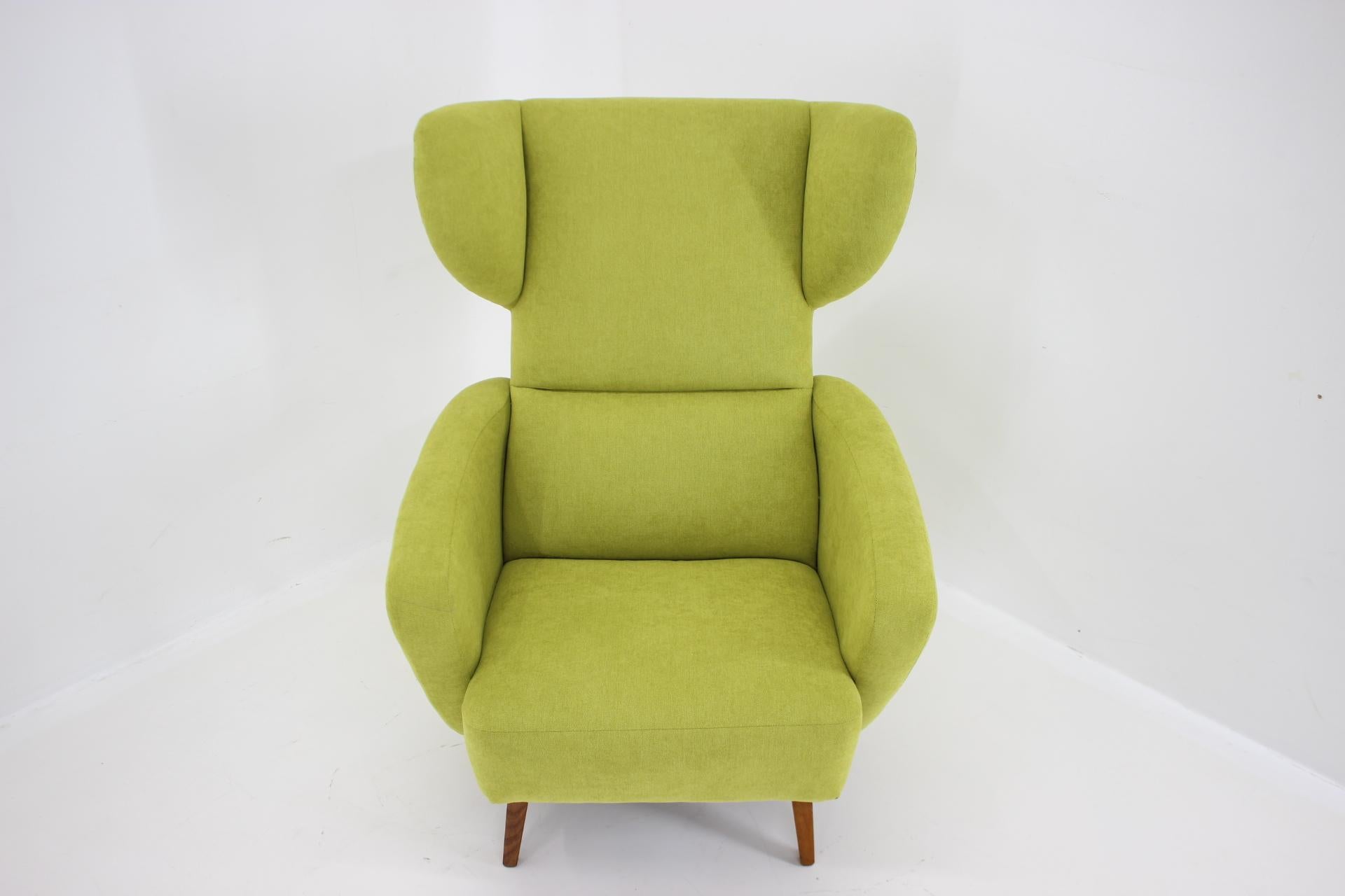 1960s Wing Chair, Czechoslovakia  In Good Condition For Sale In Praha, CZ