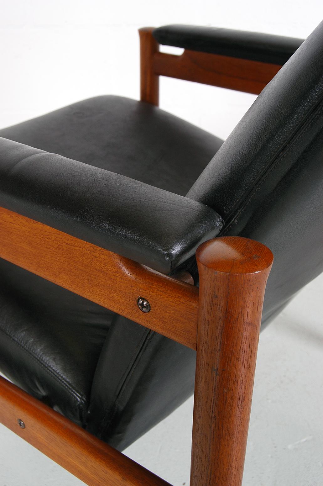 1960s Danish Midcentury Black Leather Chair by Soren Hansen for Fritz Hansen 4