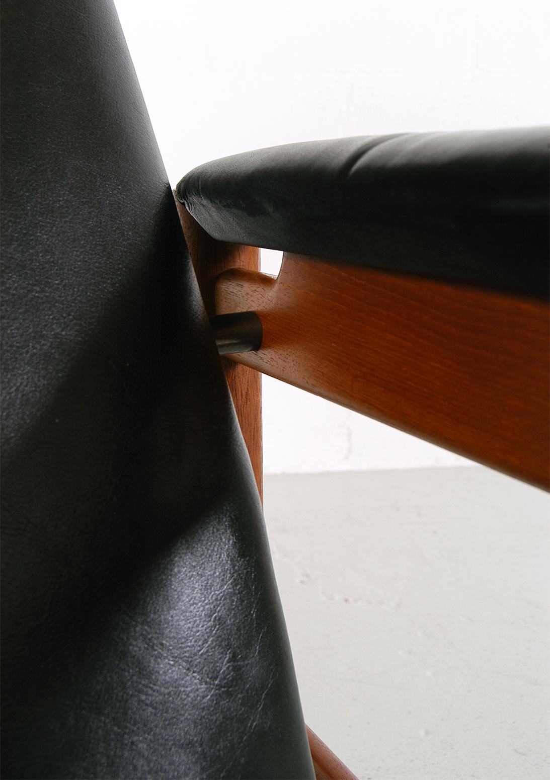 1960s Danish Midcentury Black Leather Chair by Soren Hansen for Fritz Hansen 6