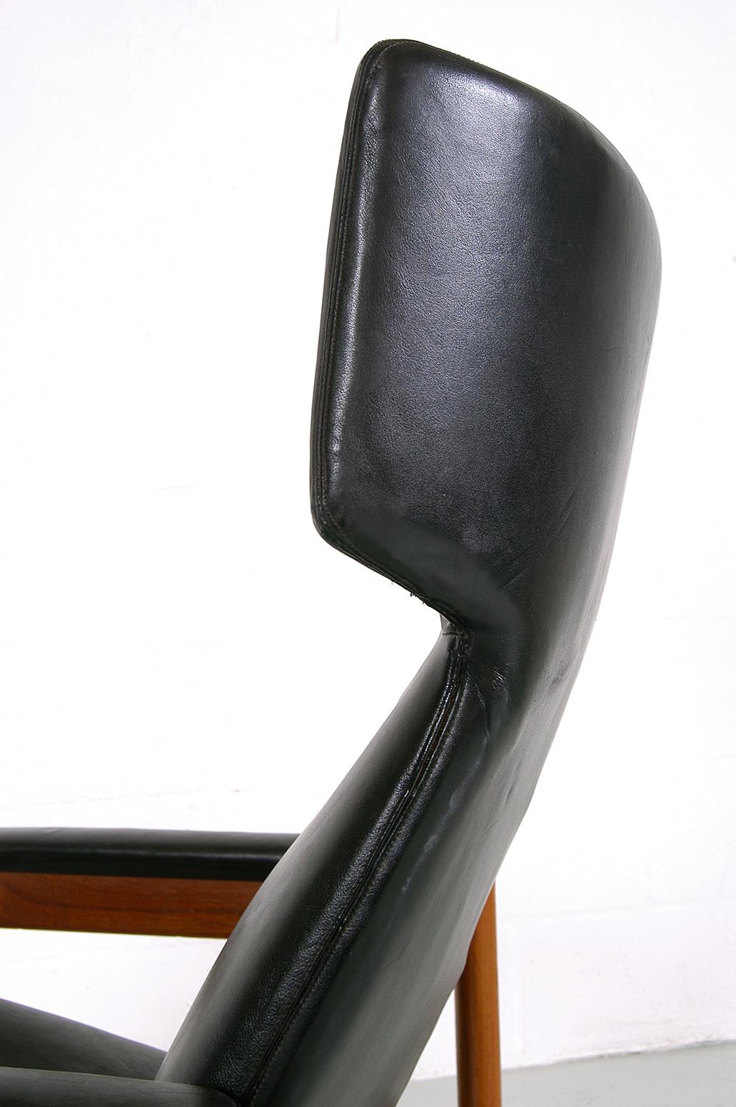 1960s Danish Midcentury Black Leather Chair by Soren Hansen for Fritz Hansen 2
