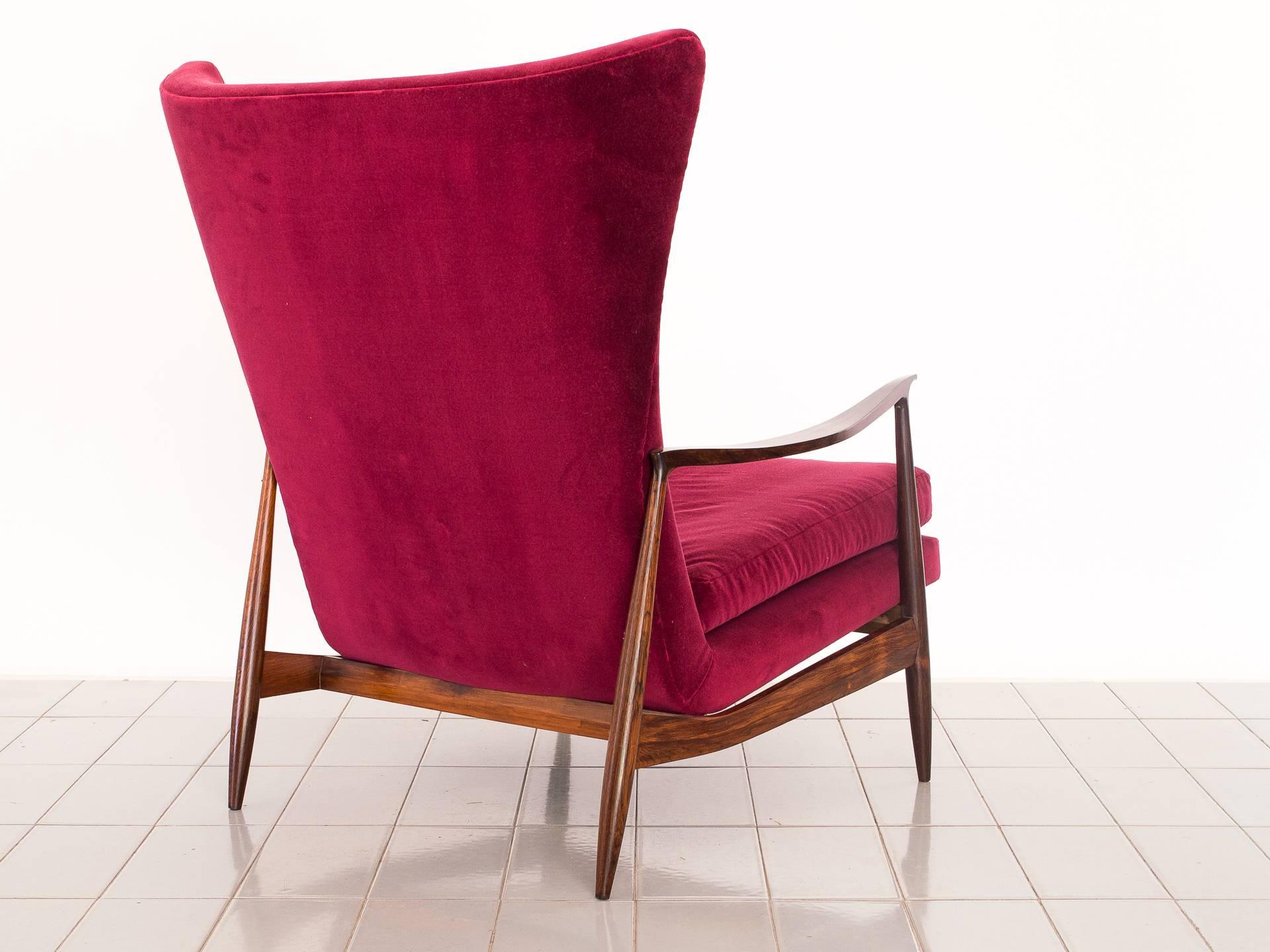 1960s Wingback Lounge Chair in Rosewood and Velvet by Móveis Cimo, Brazil Modern In Excellent Condition In Sao Paulo, SP