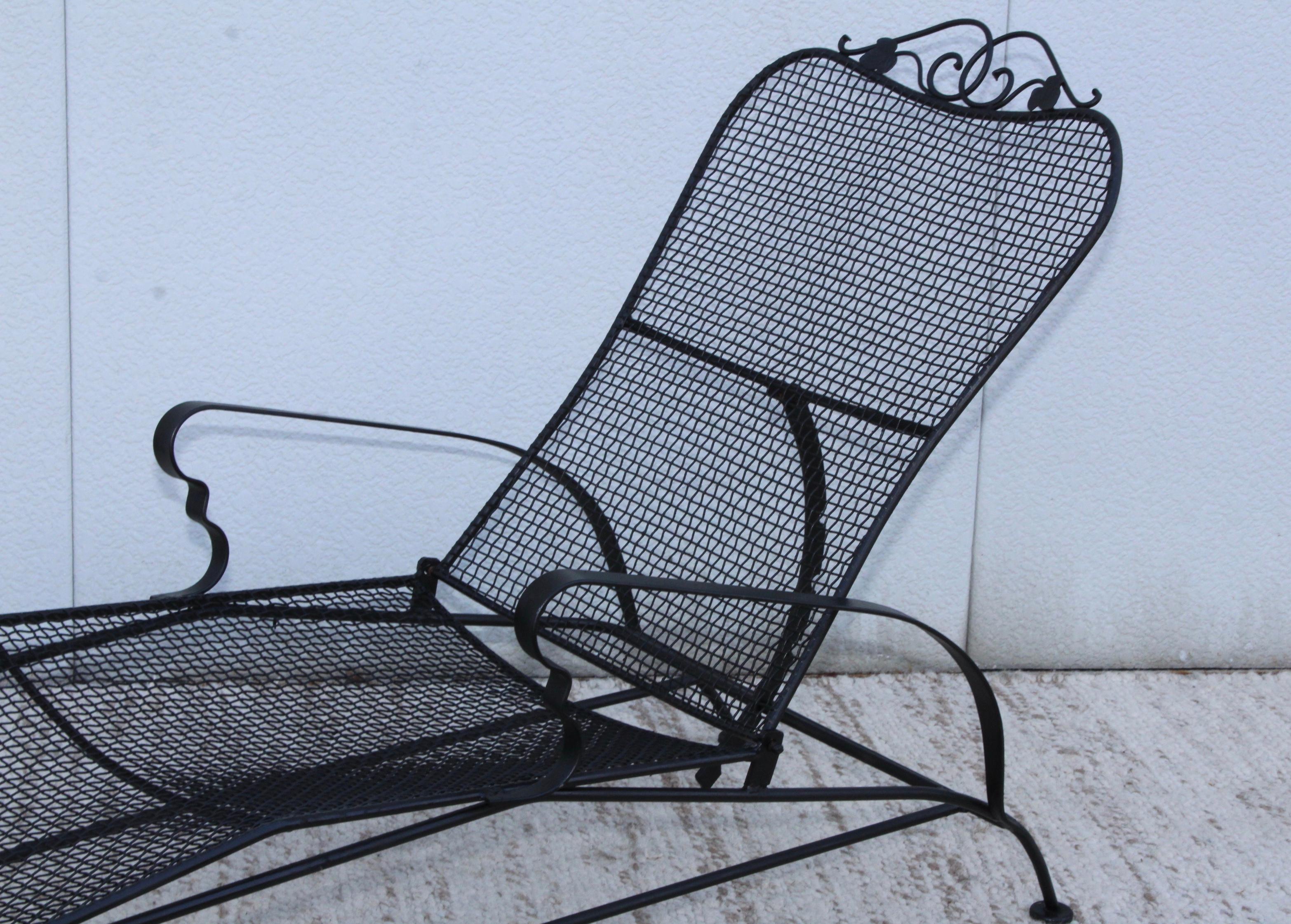 1960's Wire Mesh Outdoor Chaise Lounges 4