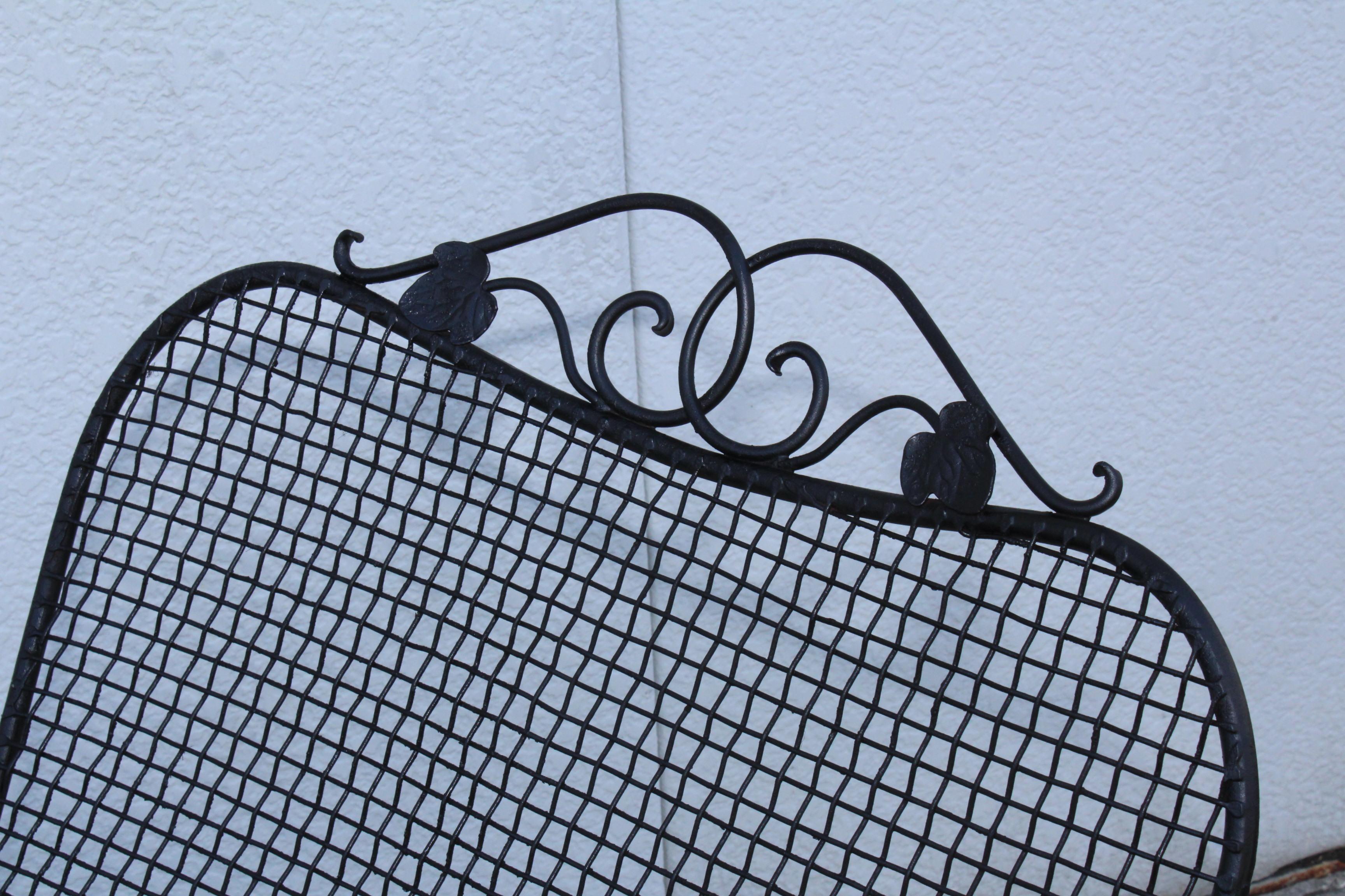 1960's Wire Mesh Outdoor Chaise Lounges 6