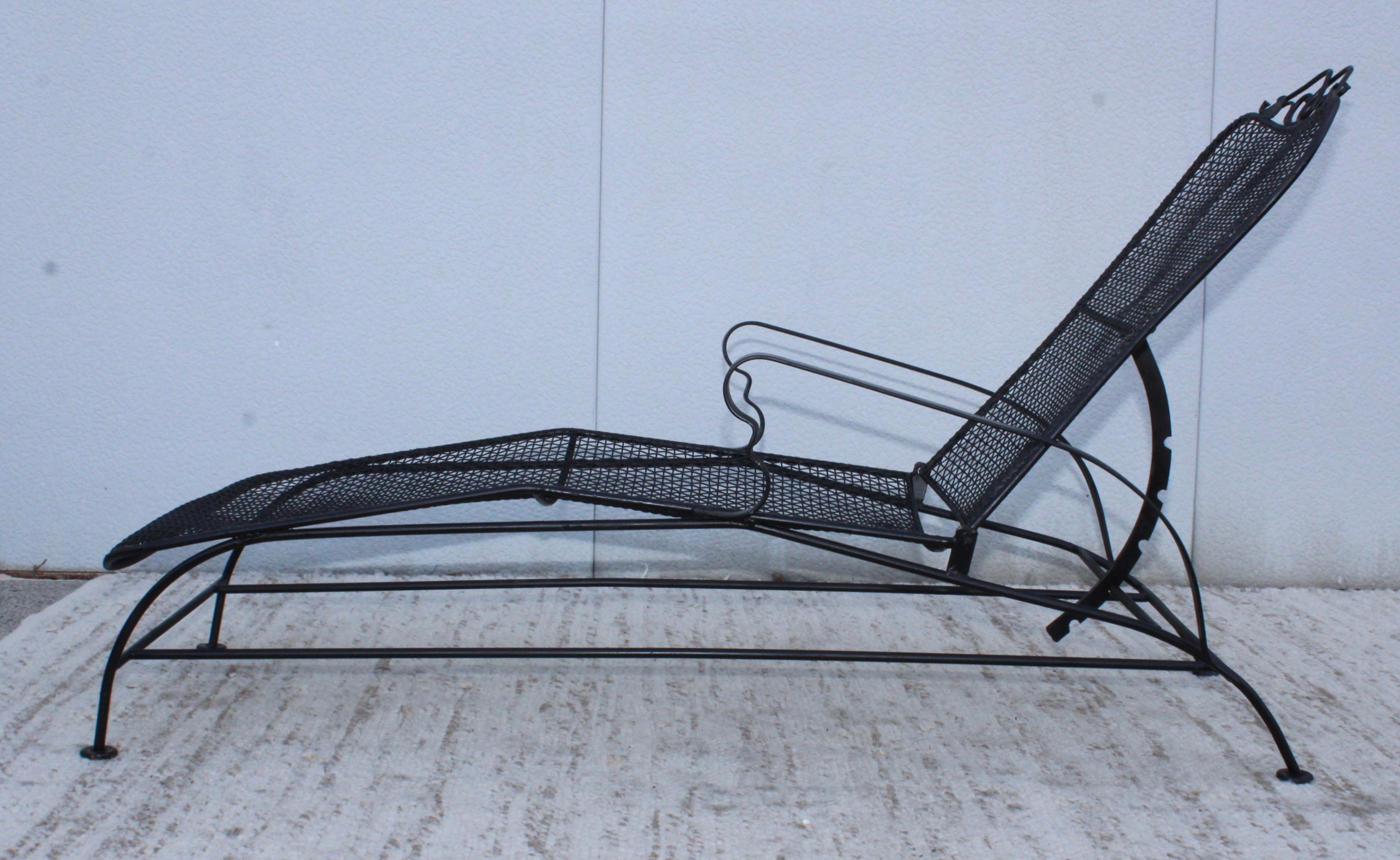 1960's Wire Mesh Outdoor Chaise Lounges 8