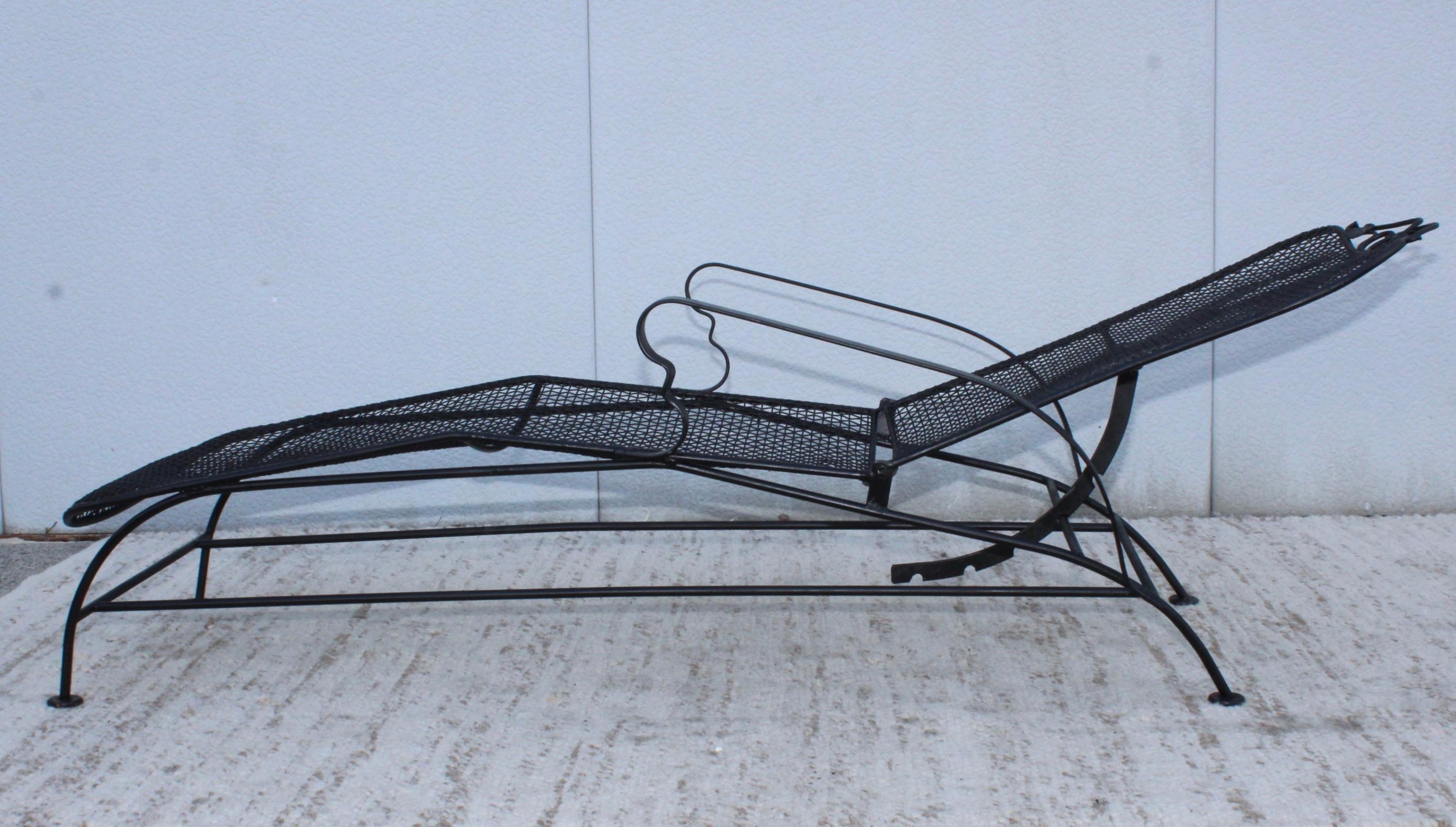 1960's Wire Mesh Outdoor Chaise Lounges 10