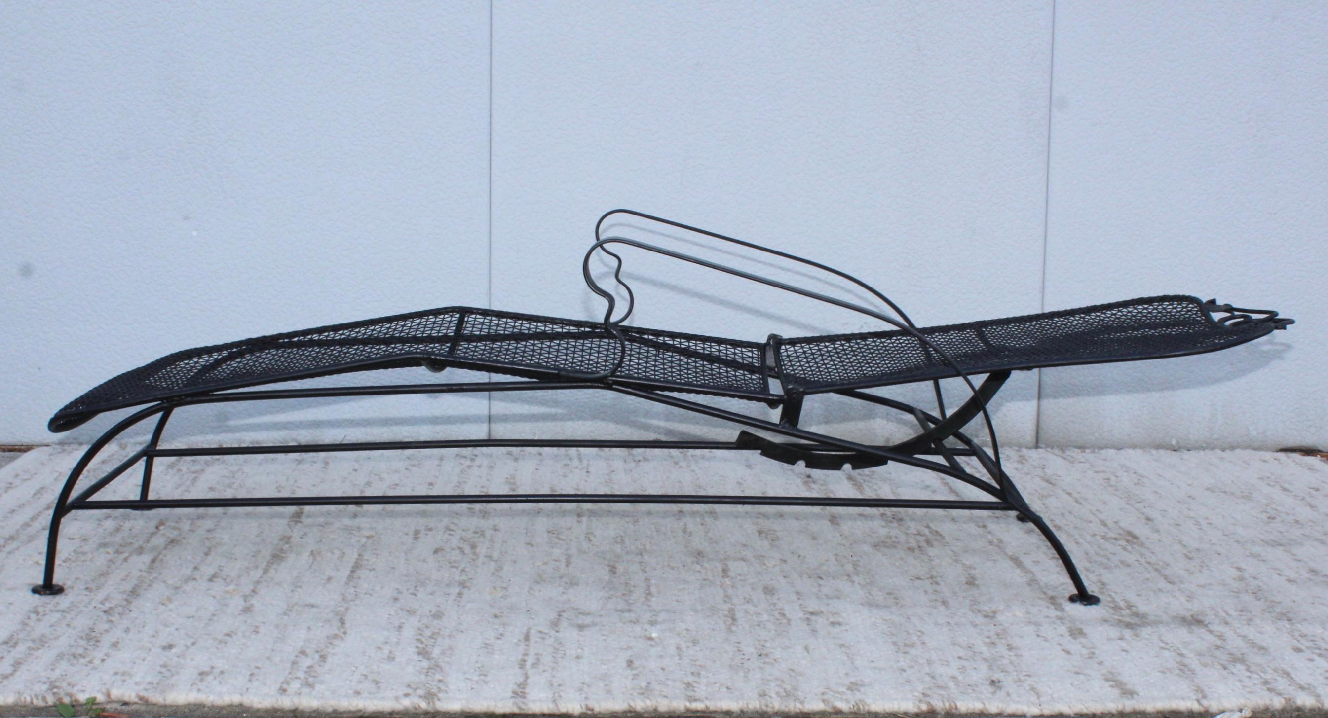 1960's Wire Mesh Outdoor Chaise Lounges 11