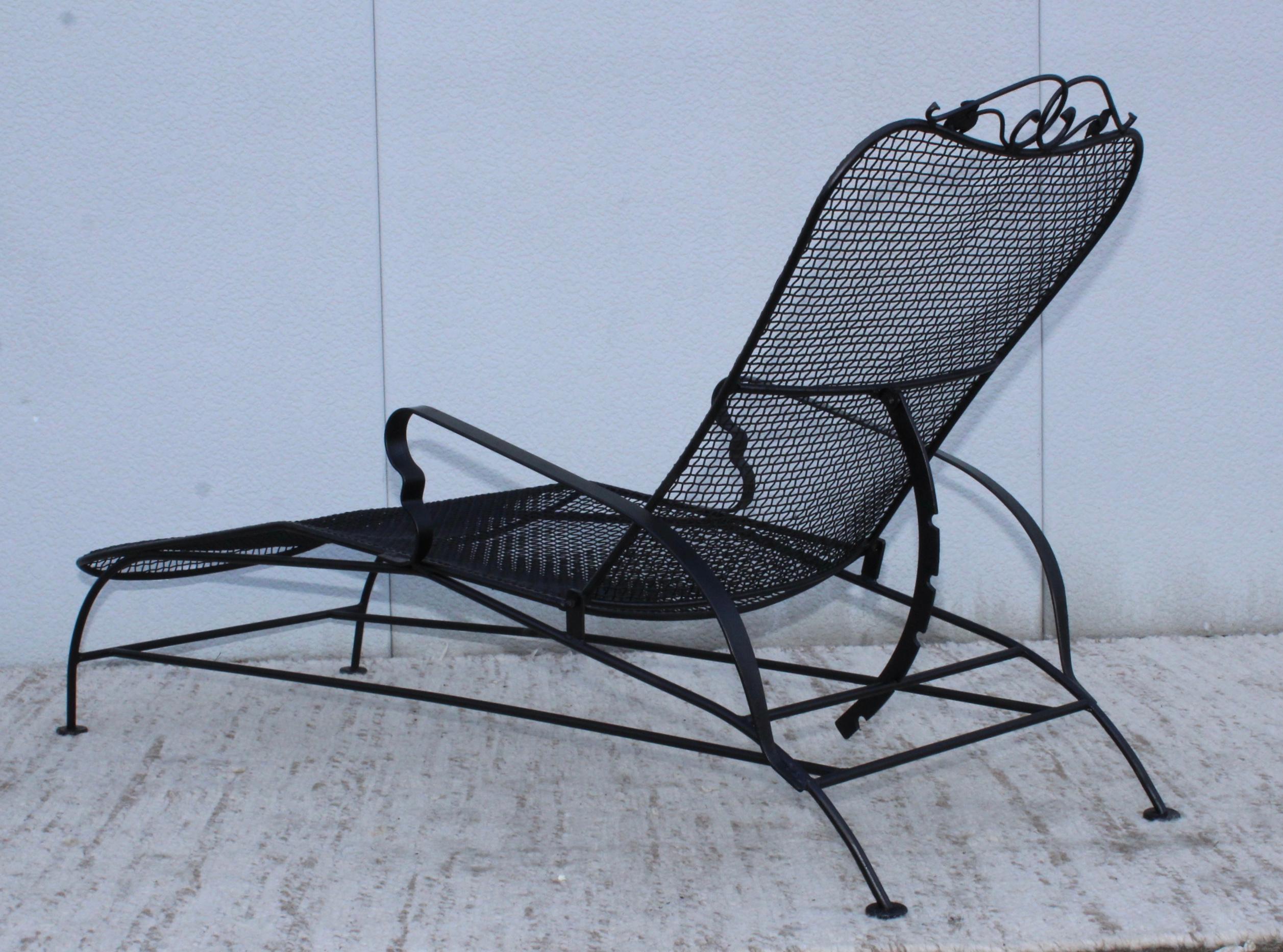 1960's Wire Mesh Outdoor Chaise Lounges 12