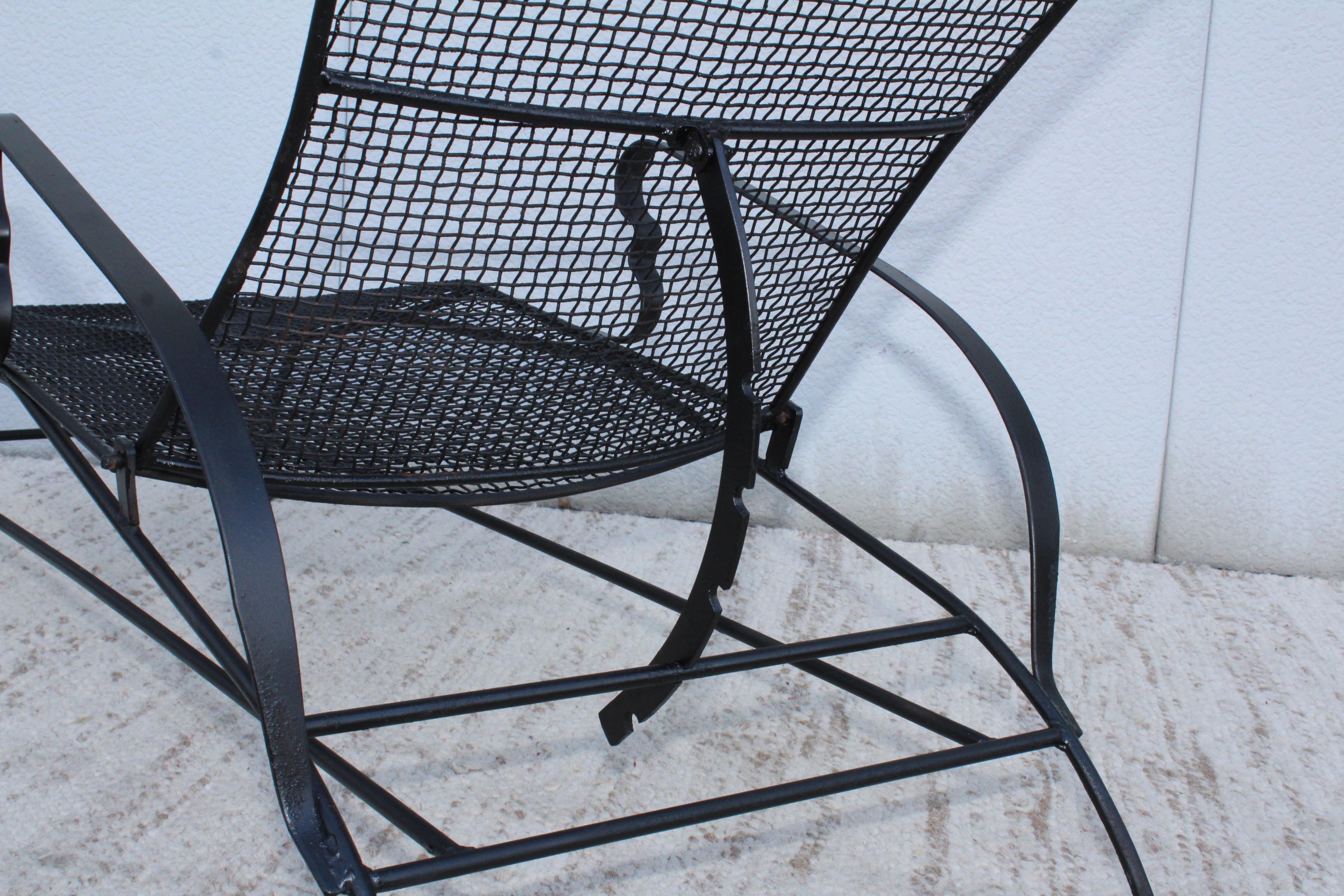 1960's Wire Mesh Outdoor Chaise Lounges 13