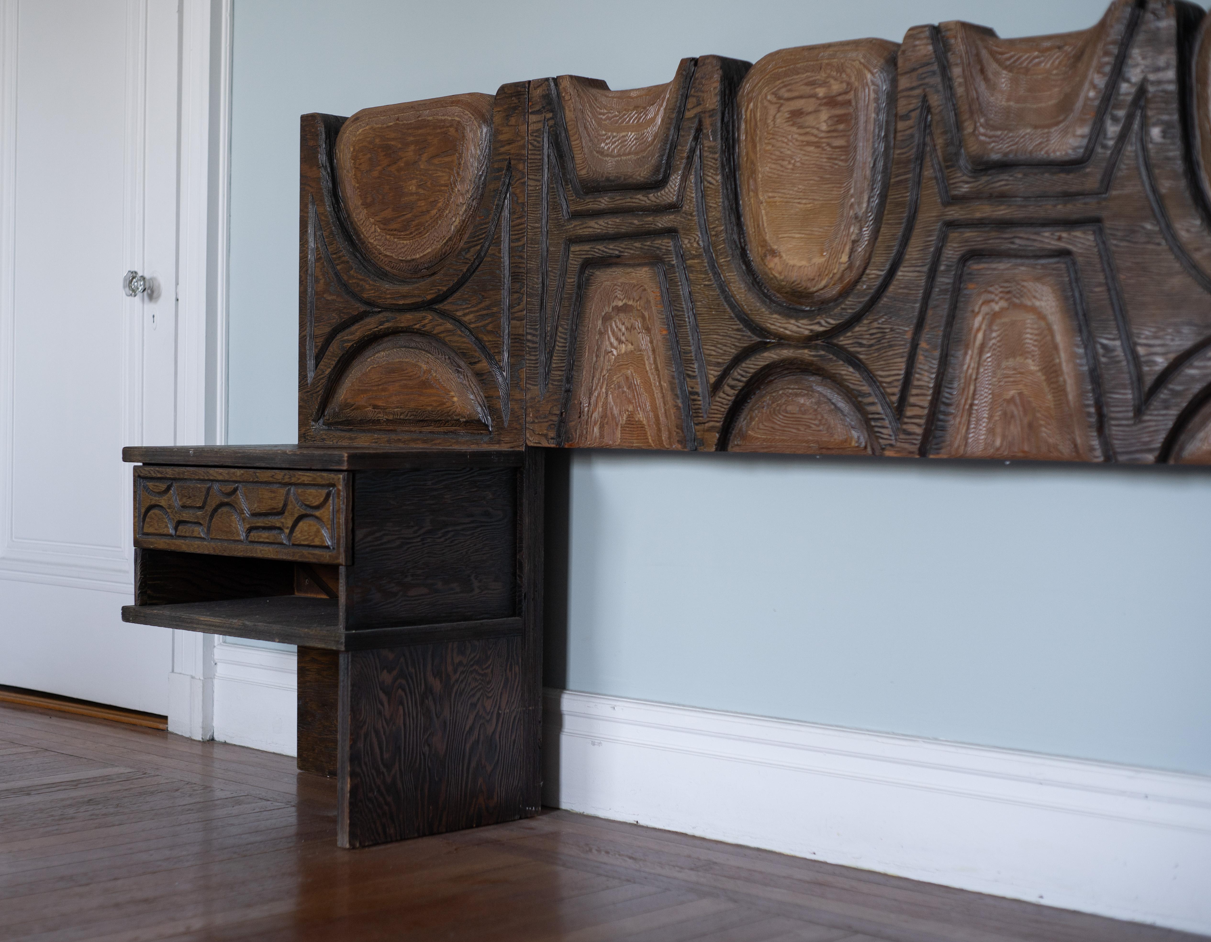Mid-Century Modern 1960s Witco Queen Headboard w/ Floating Nightstands in Tiki Carved Wood For Sale