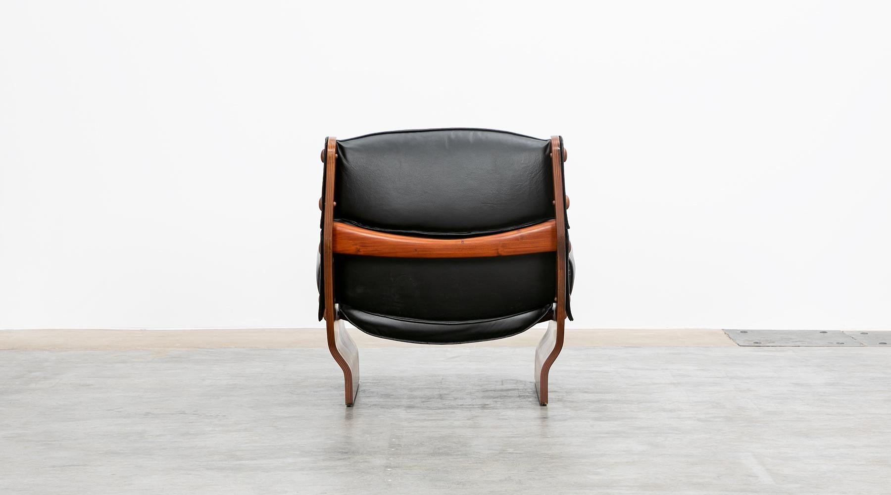 1960s Wood and Leather Pair of Lounge Chairs by Osvaldo Borsani 4