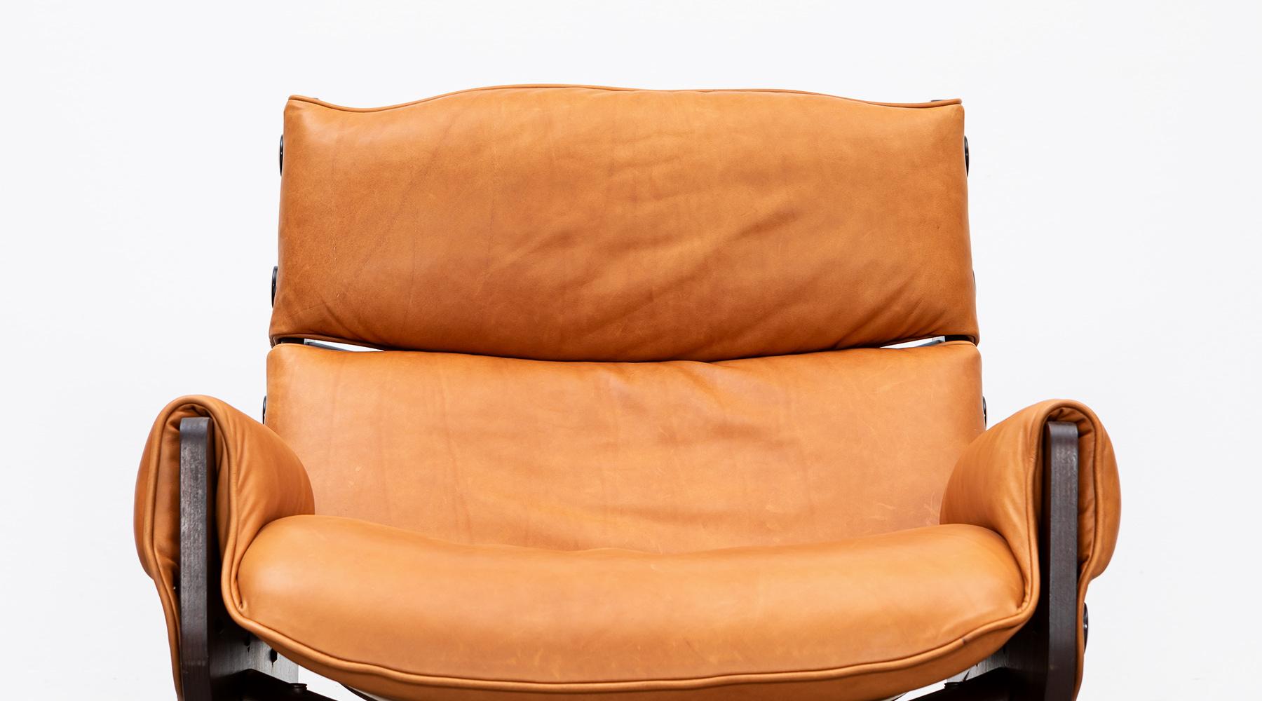 1960s Wood and Leather Pair of Lounge Chairs by Osvaldo Borsani 7