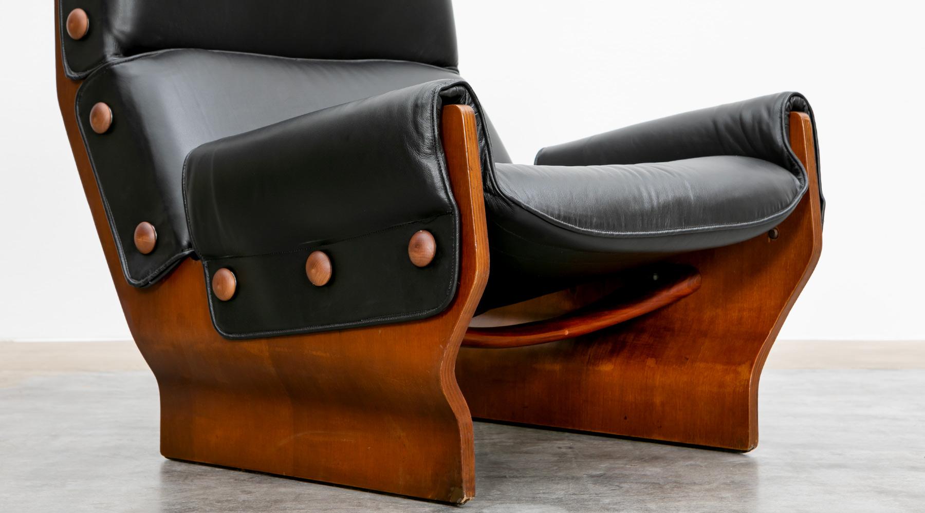 1960s Wood and Leather Pair of Lounge Chairs by Osvaldo Borsani 8