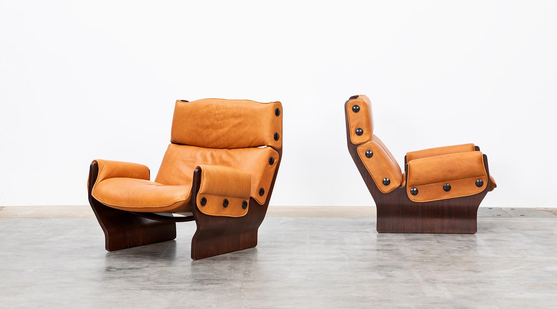 Italian 1960s Wood and Leather Pair of Lounge Chairs by Osvaldo Borsani