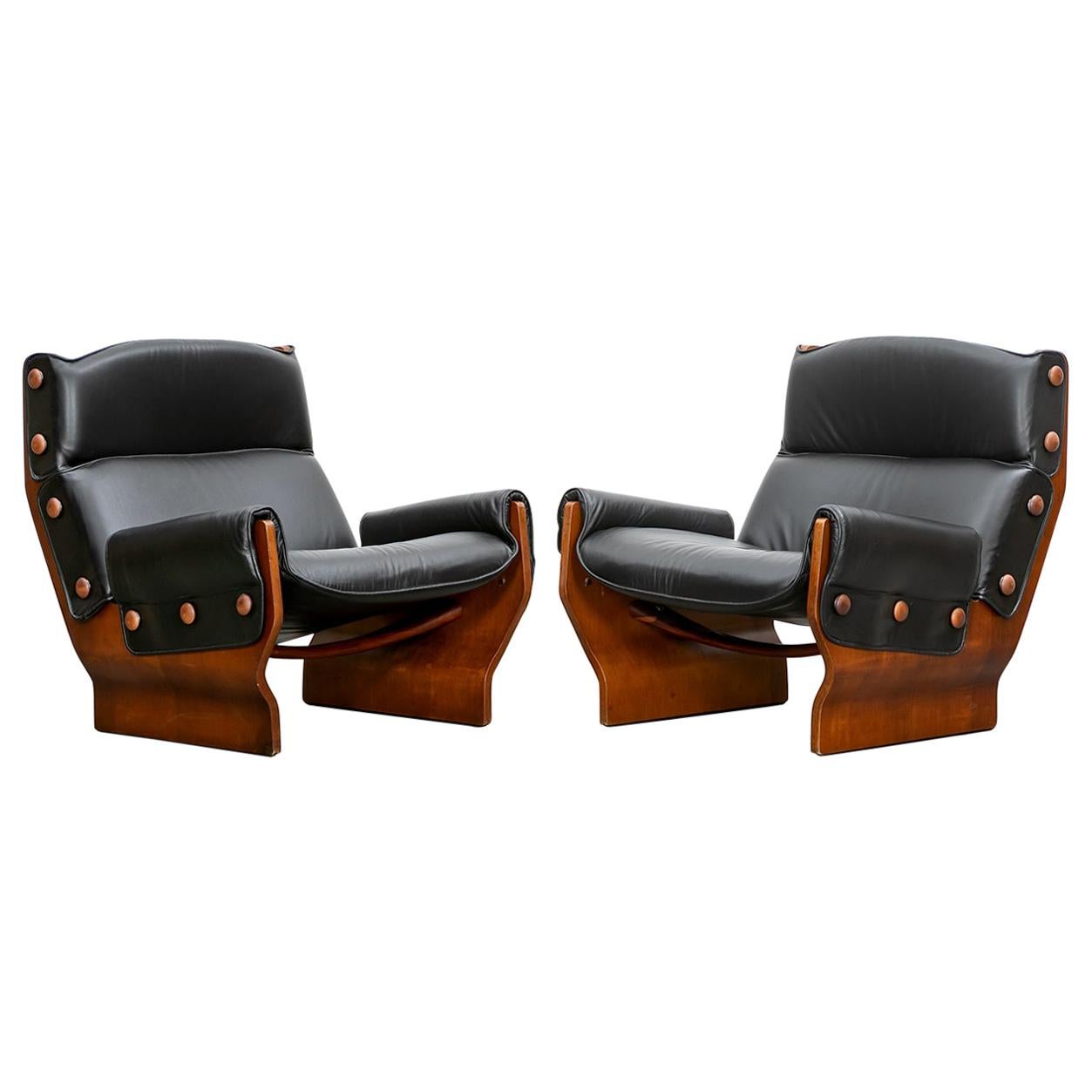 1960s Wood and Leather Pair of Lounge Chairs by Osvaldo Borsani