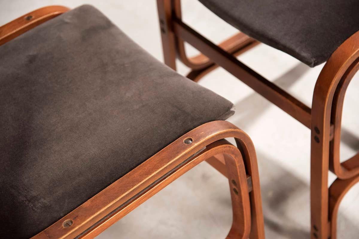 1960s Wood And Velvet Chairs Set Of 4 For Sale 2