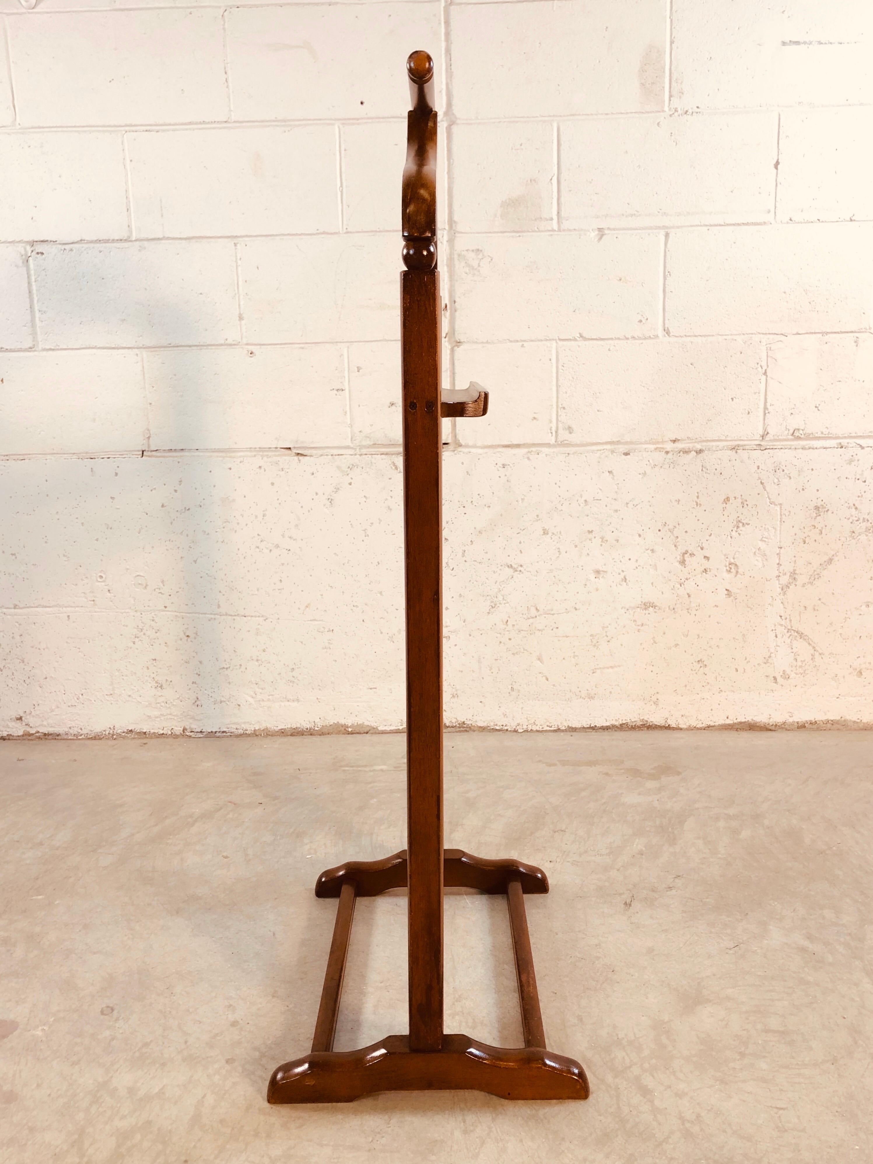 valet de chambre en bois des années 1960 3