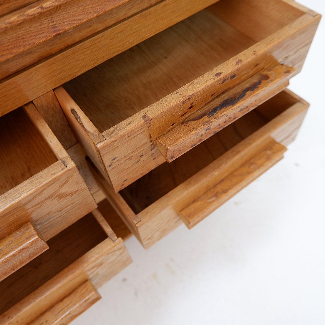 Armadio da cucito in legno degli anni '60 con diversi cassetti in vendita 1