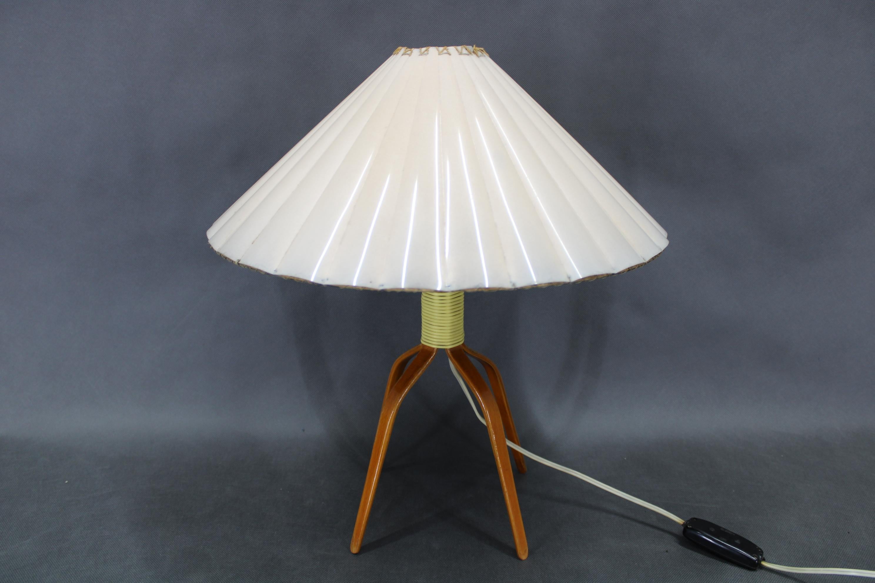 Mid-Century moderno 1960s Wooden Table Lamp, Czechoslovakia in vendita