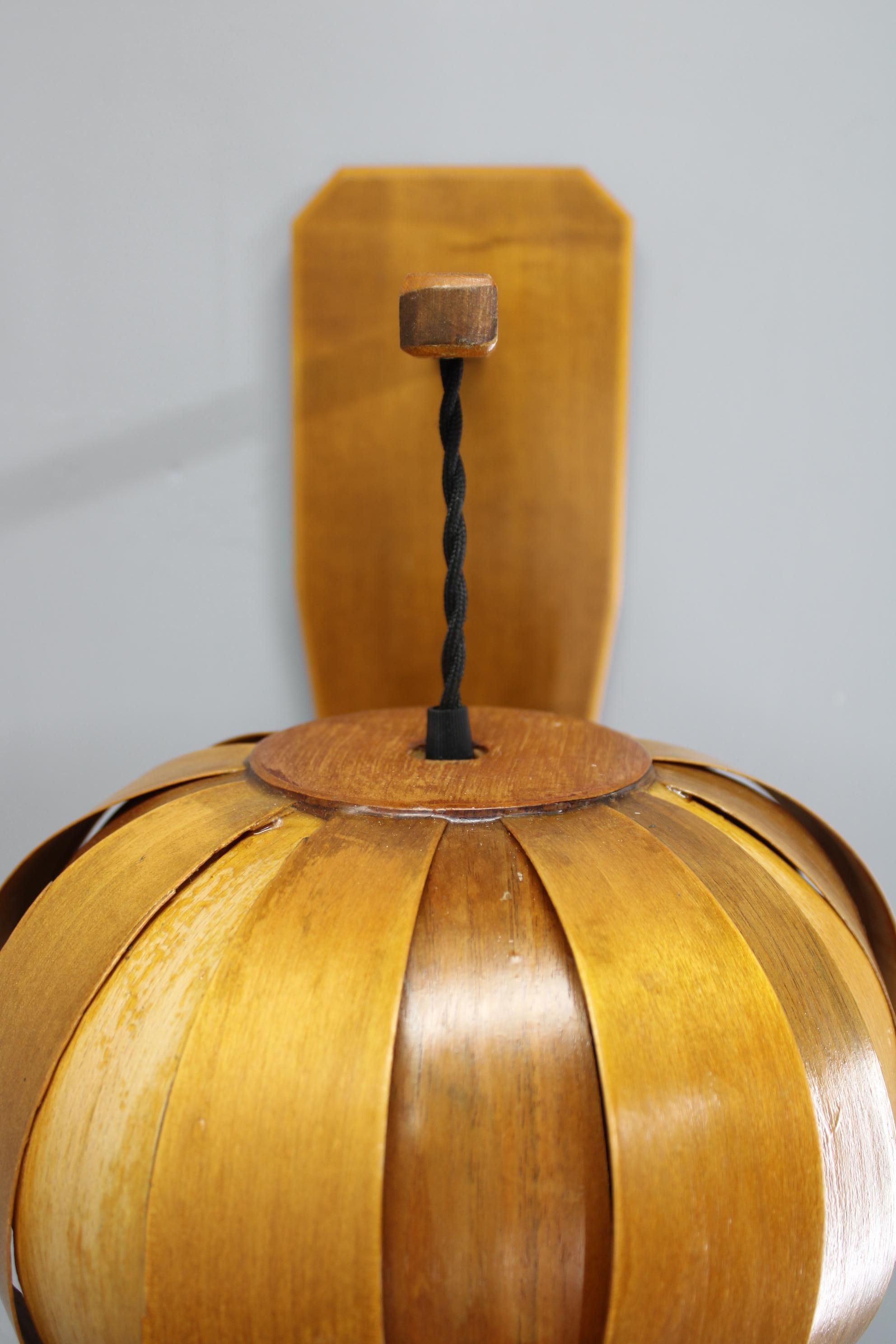 1960s Wooden Wall Lamp, Czechoslovakia In Good Condition For Sale In Praha, CZ