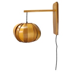 Lampe murale en bois, Tchécoslovaquie, années 1960