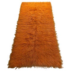 Tappeto arancione in lana intrecciata a mano degli anni '60 Vintage Retro Folk Art Carpet Throw 1950s kids