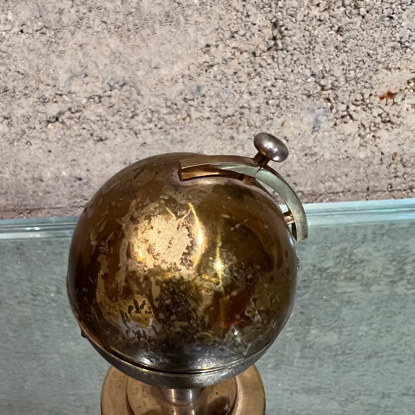 1960s World Globe Brass Cigarette Lighter Germany In Good Condition For Sale In Chula Vista, CA