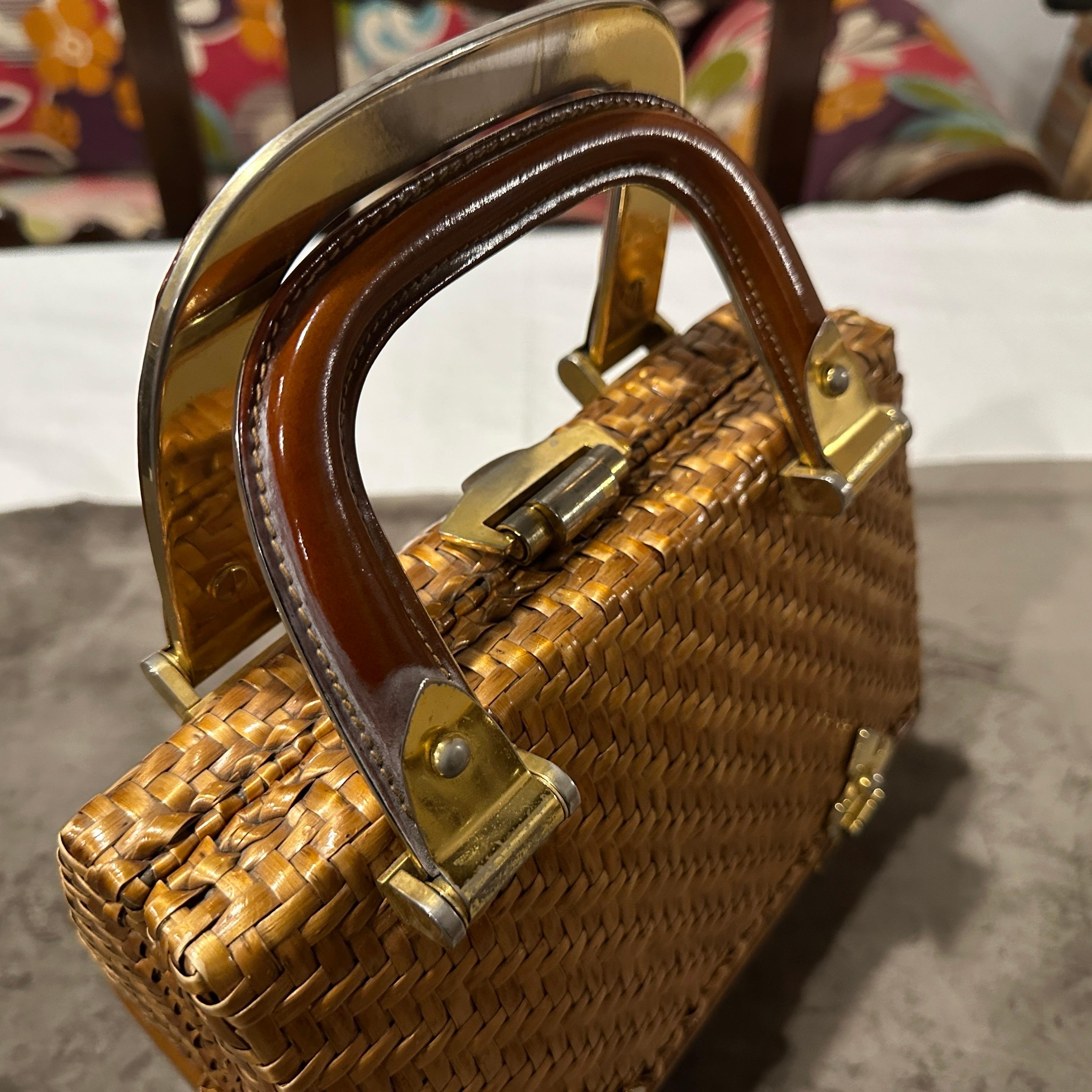 1960er Jahre Tasche mit geflochtenem Weidenleder und Messinggriff von Rodo im Angebot 9