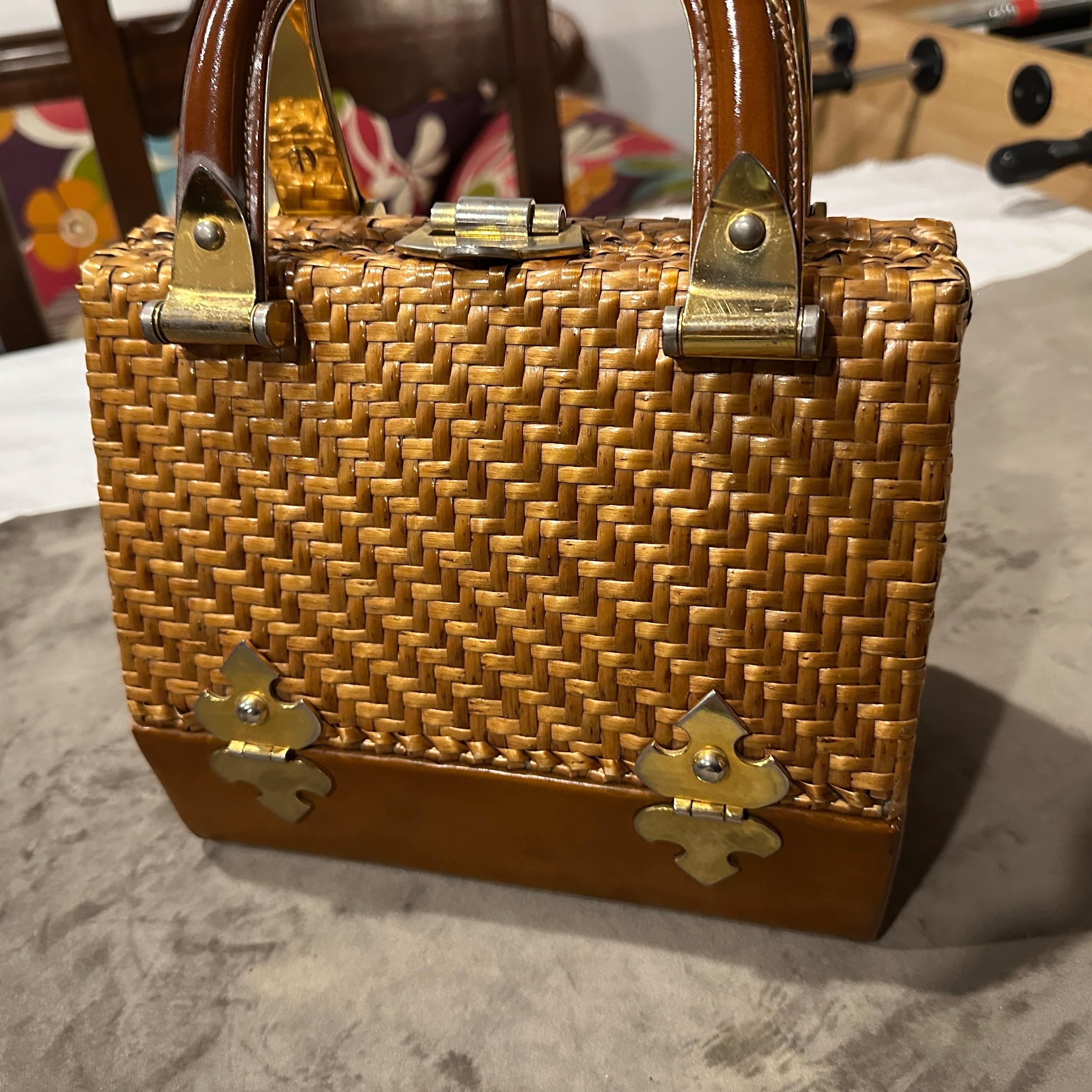 1960er Jahre Tasche mit geflochtenem Weidenleder und Messinggriff von Rodo im Zustand „Gut“ im Angebot in Aci Castello, IT