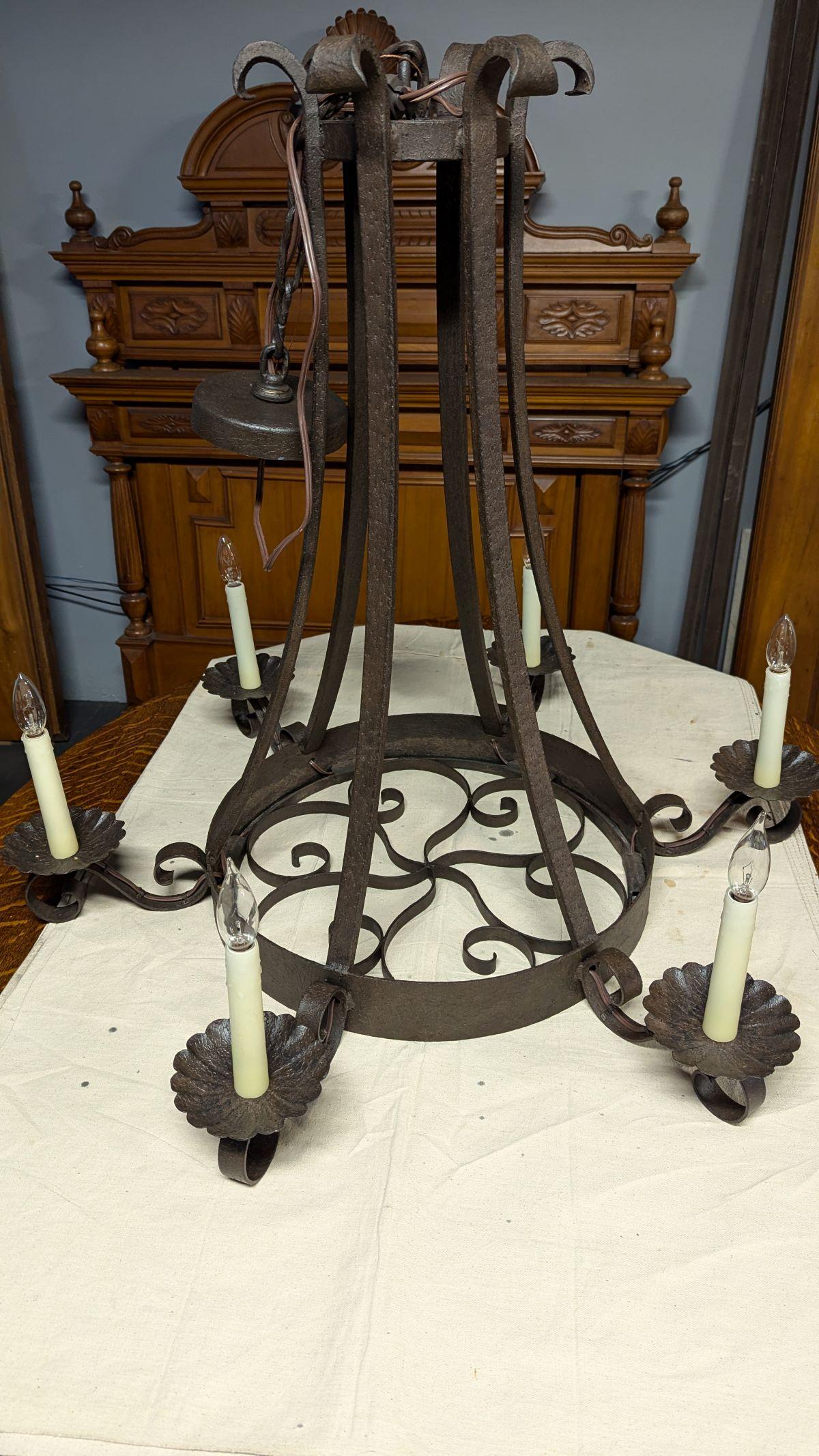 Araña de castillo de hierro forjado de los años 60 Gótico en venta