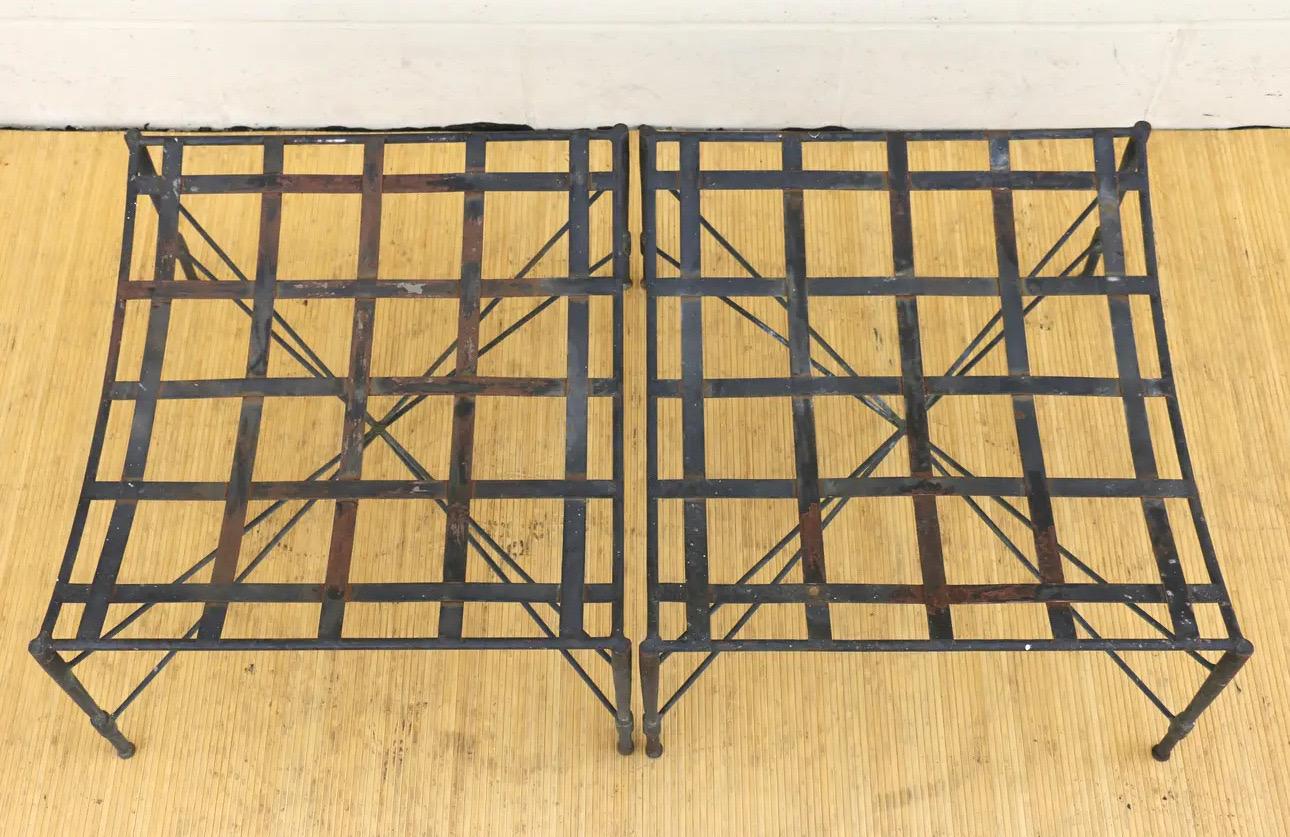 Pouf de patio en fer forgé des années 1960 par Mario Papperzini Bon état - En vente à North Hollywood, CA