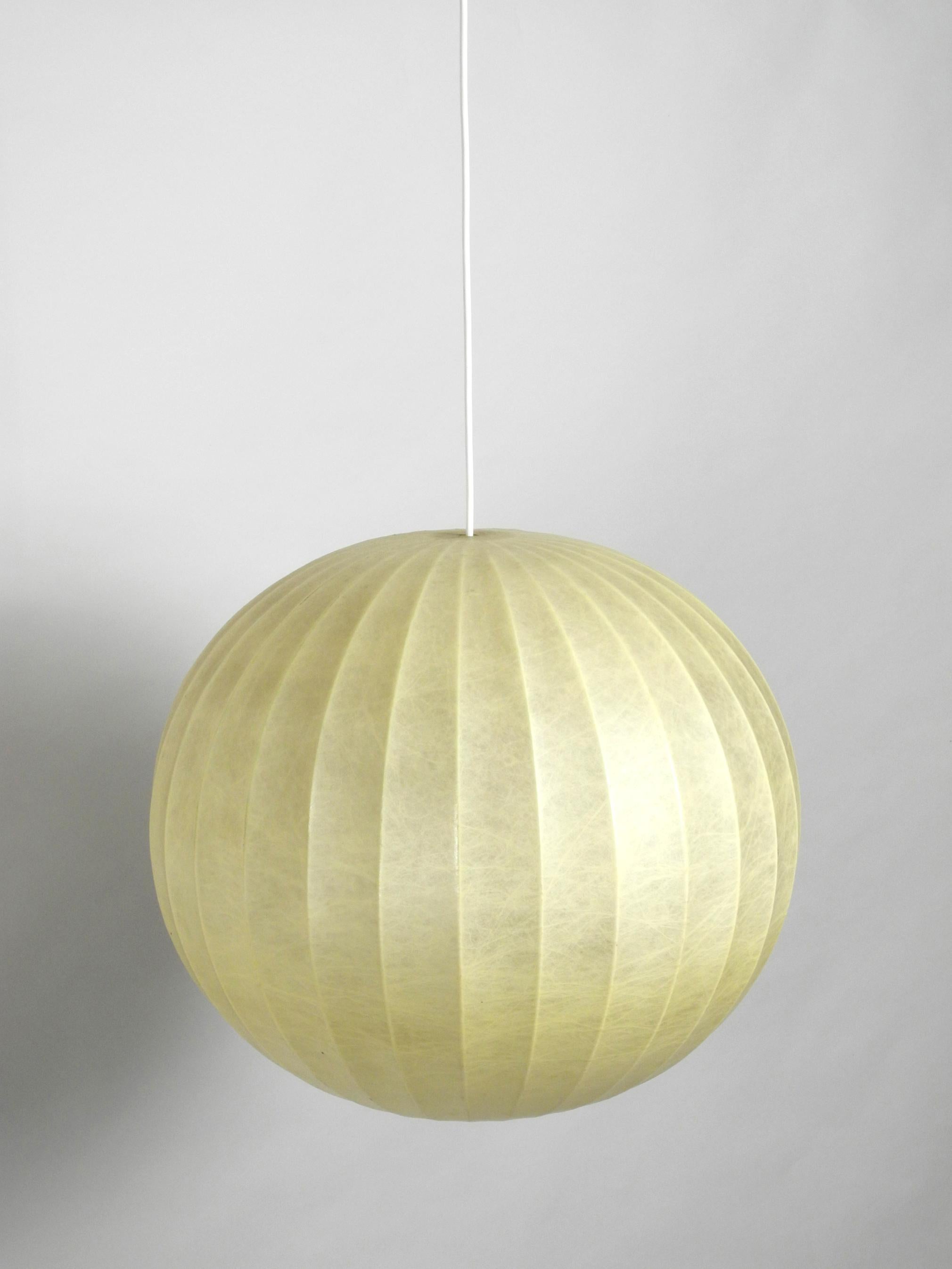 Mid-Century Modern Extra Large Cocoon Big Ball Ceiling Lamp in Very Good Original Vintage Condition
